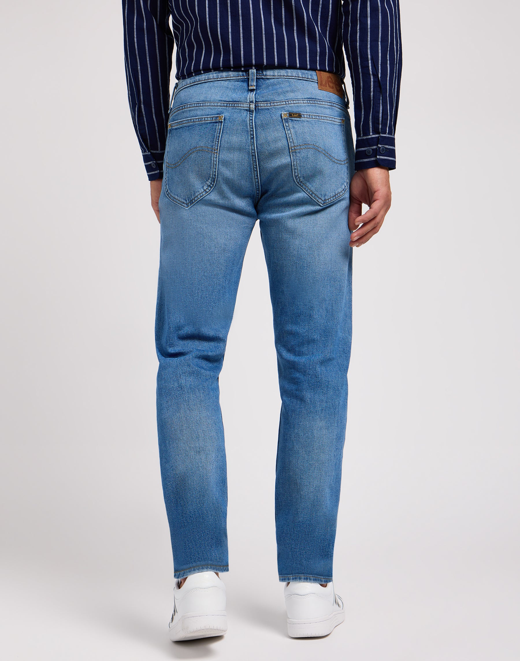 Cavaliere in jeans Travis indossati Lee   