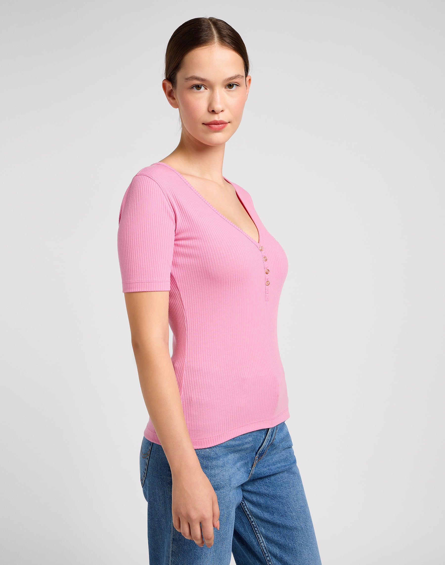 T-shirt Henley con maniche corte in Sugar Lilac Lee   