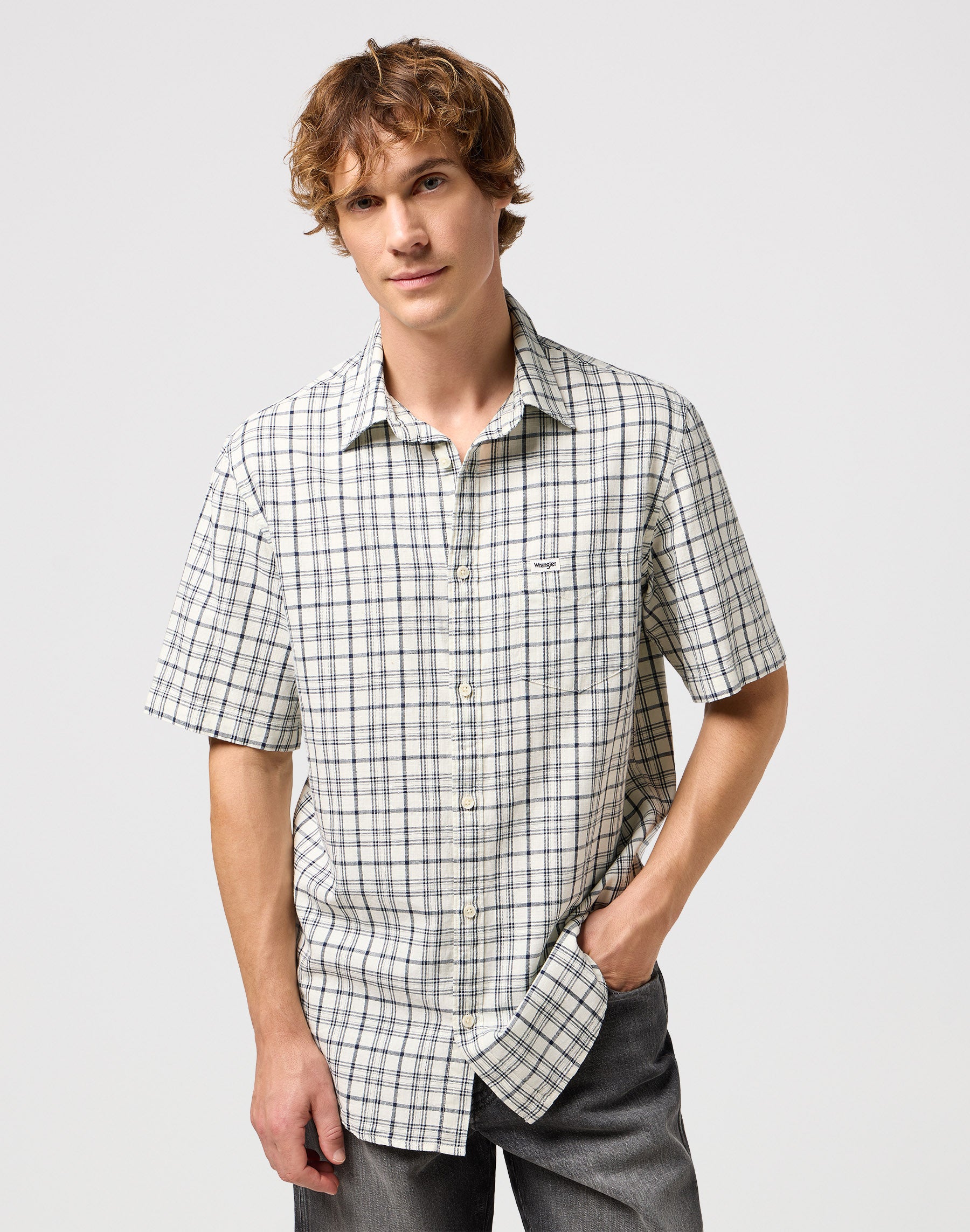 Camicia a manica corta con un taschino in Pristine Shirts Wrangler   