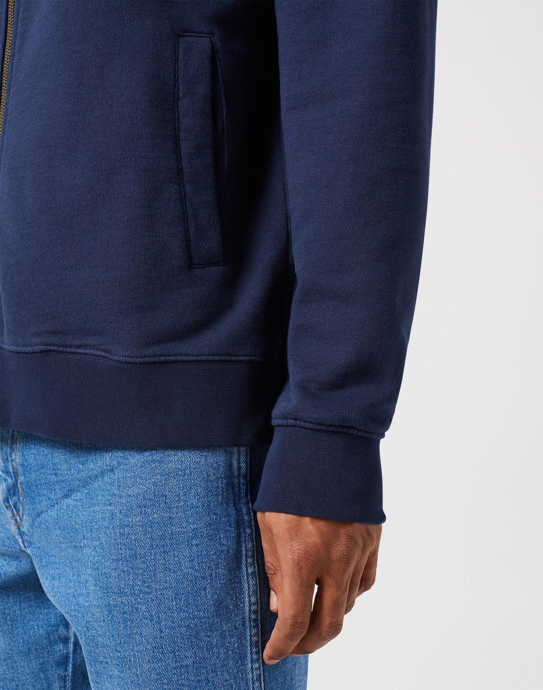 Zip con collo a imbuto in giacche di felpa Wrangler in blu.   