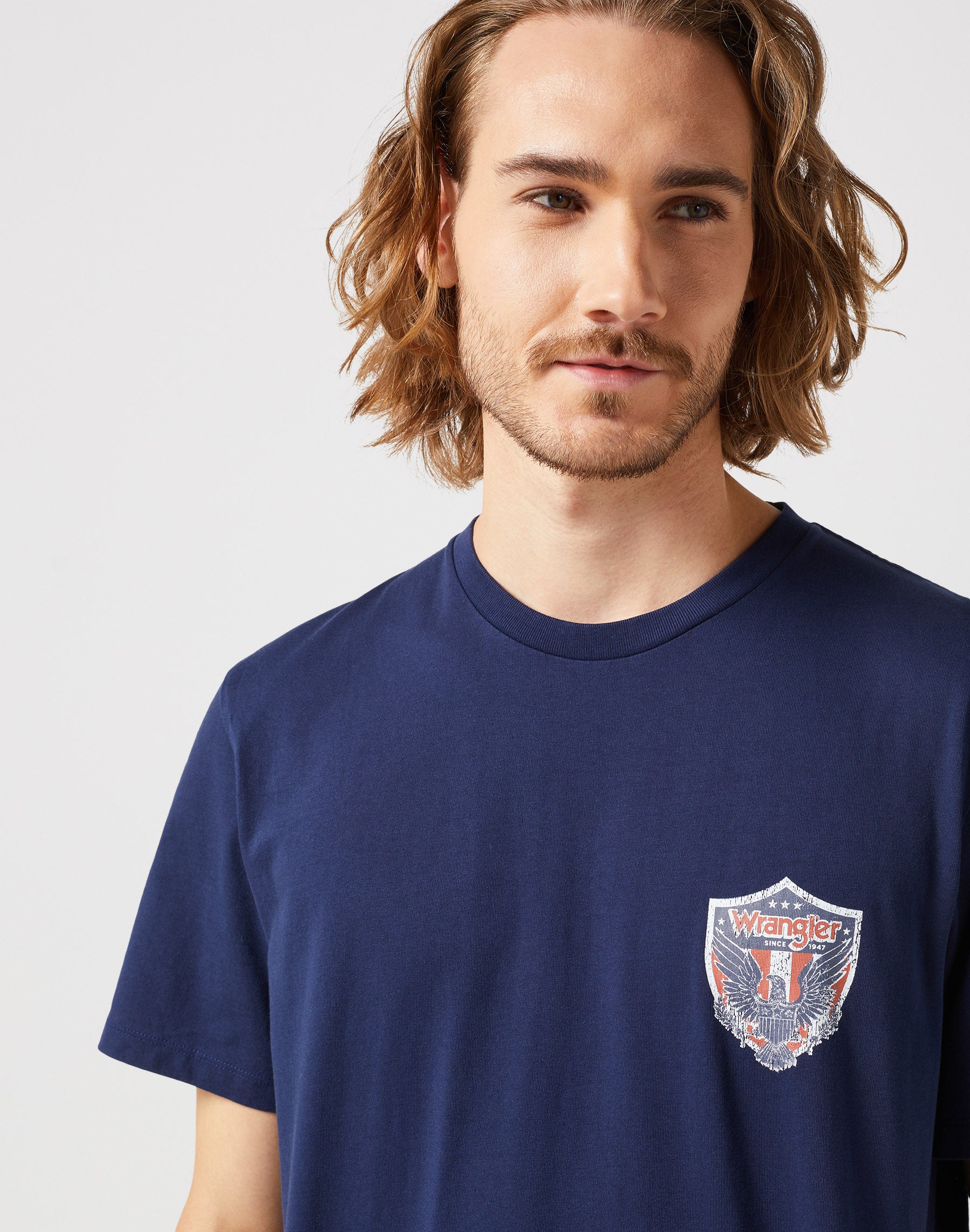 Americana Tee in nero Iris T-Shirt Wrangler   