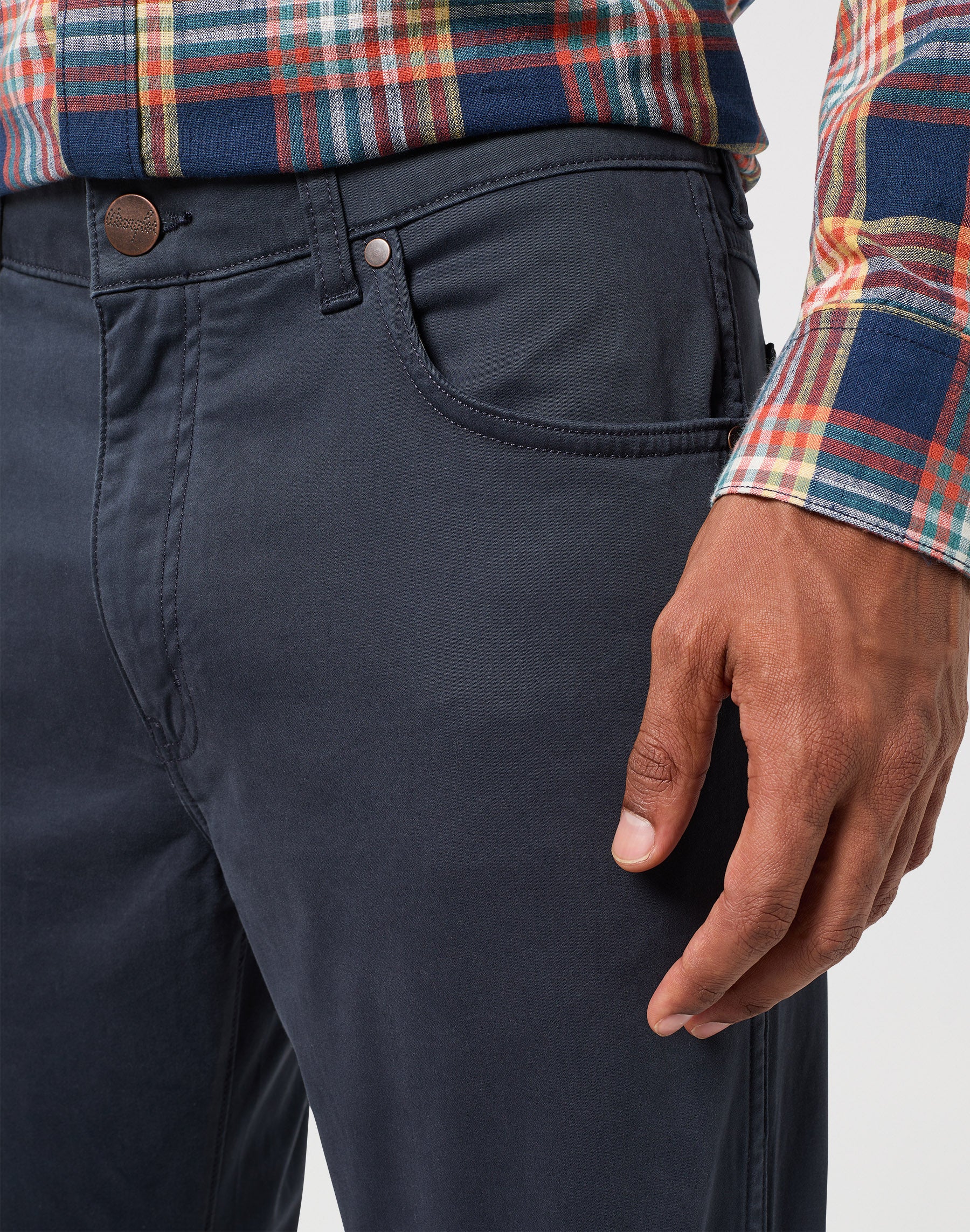 Larston in pantaloni navy scuro Wrangler   