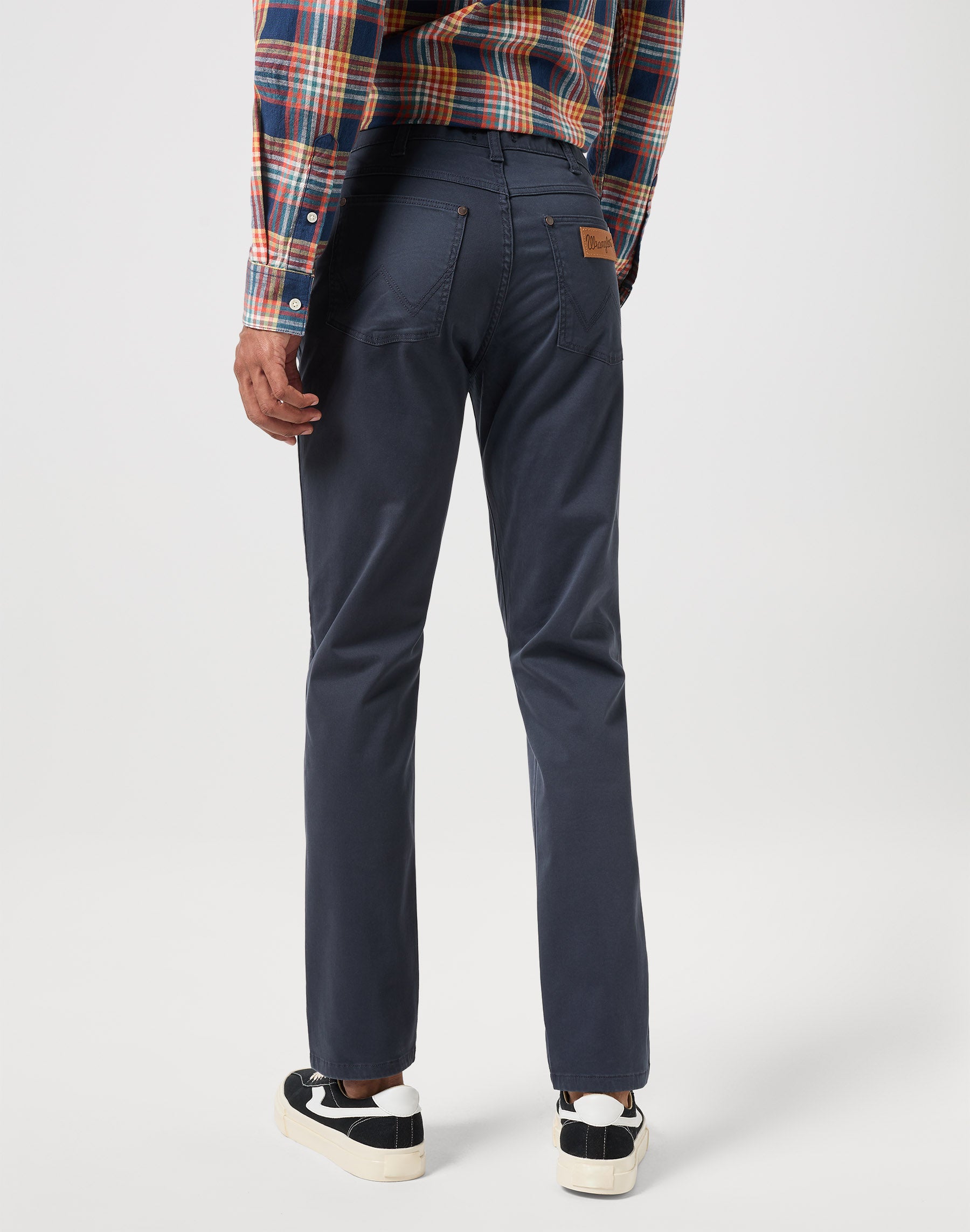 Larston in pantaloni navy scuro Wrangler   