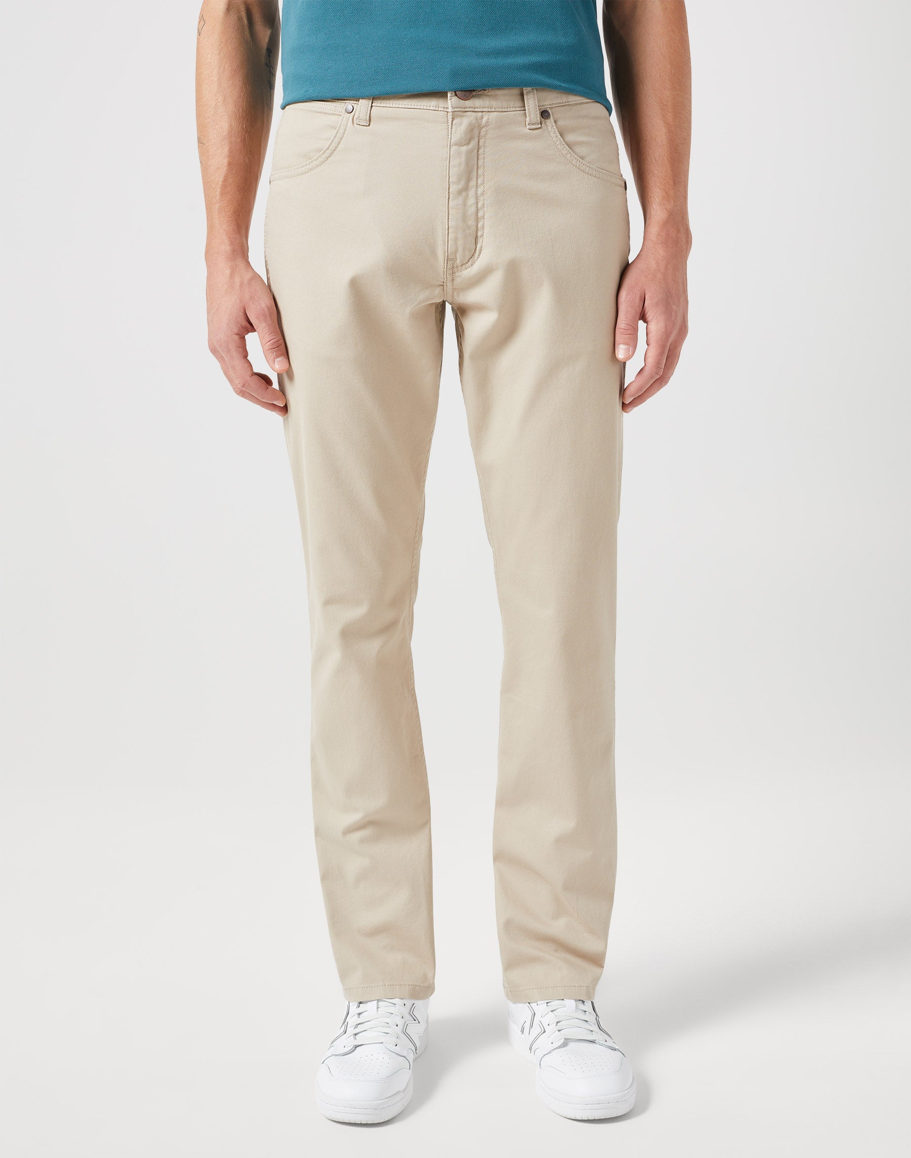 Greensboro Low Stretch in Plaza Taupe Pantaloni Wrangler   