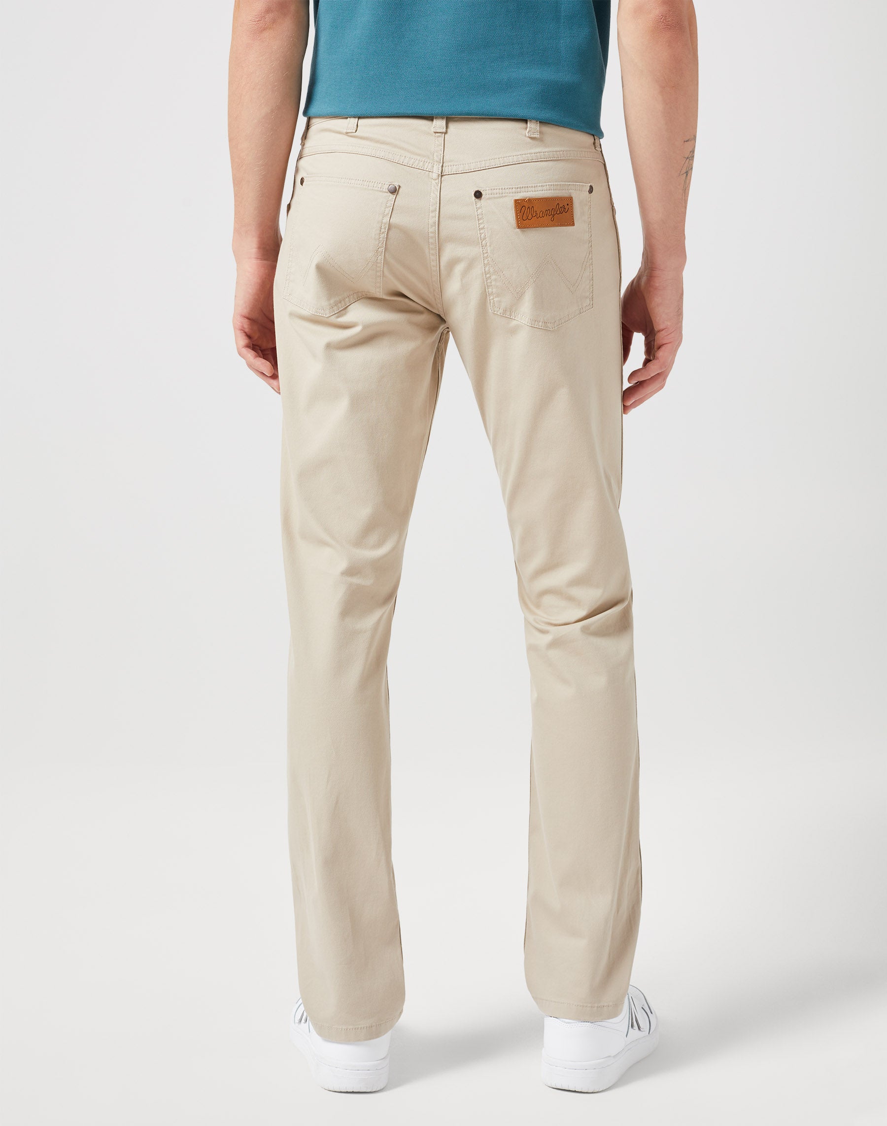 Greensboro Low Stretch in Plaza Taupe Pantaloni Wrangler   