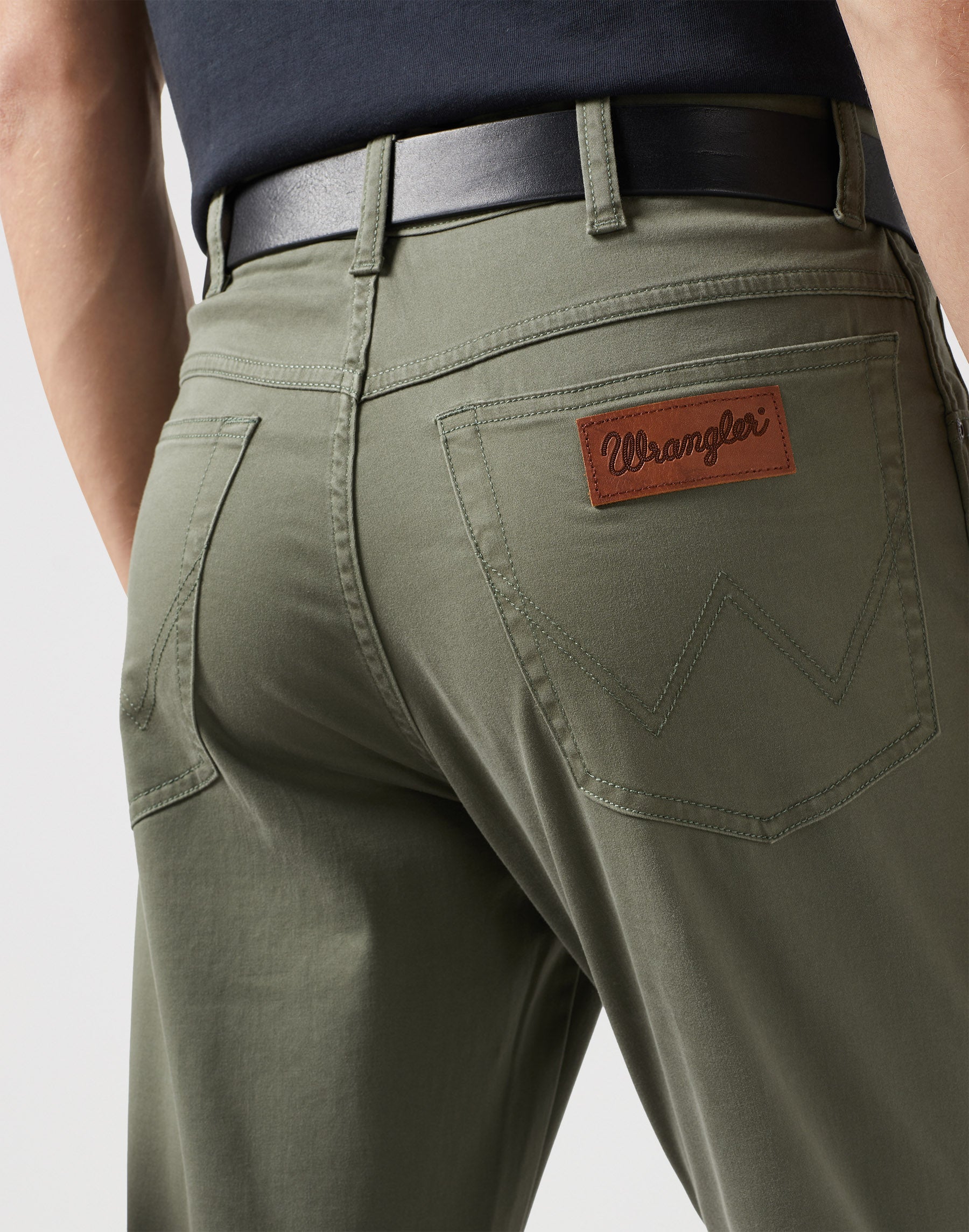 Pantaloni Texas Slim Low Stretch in Dusty Olive Wrangler   