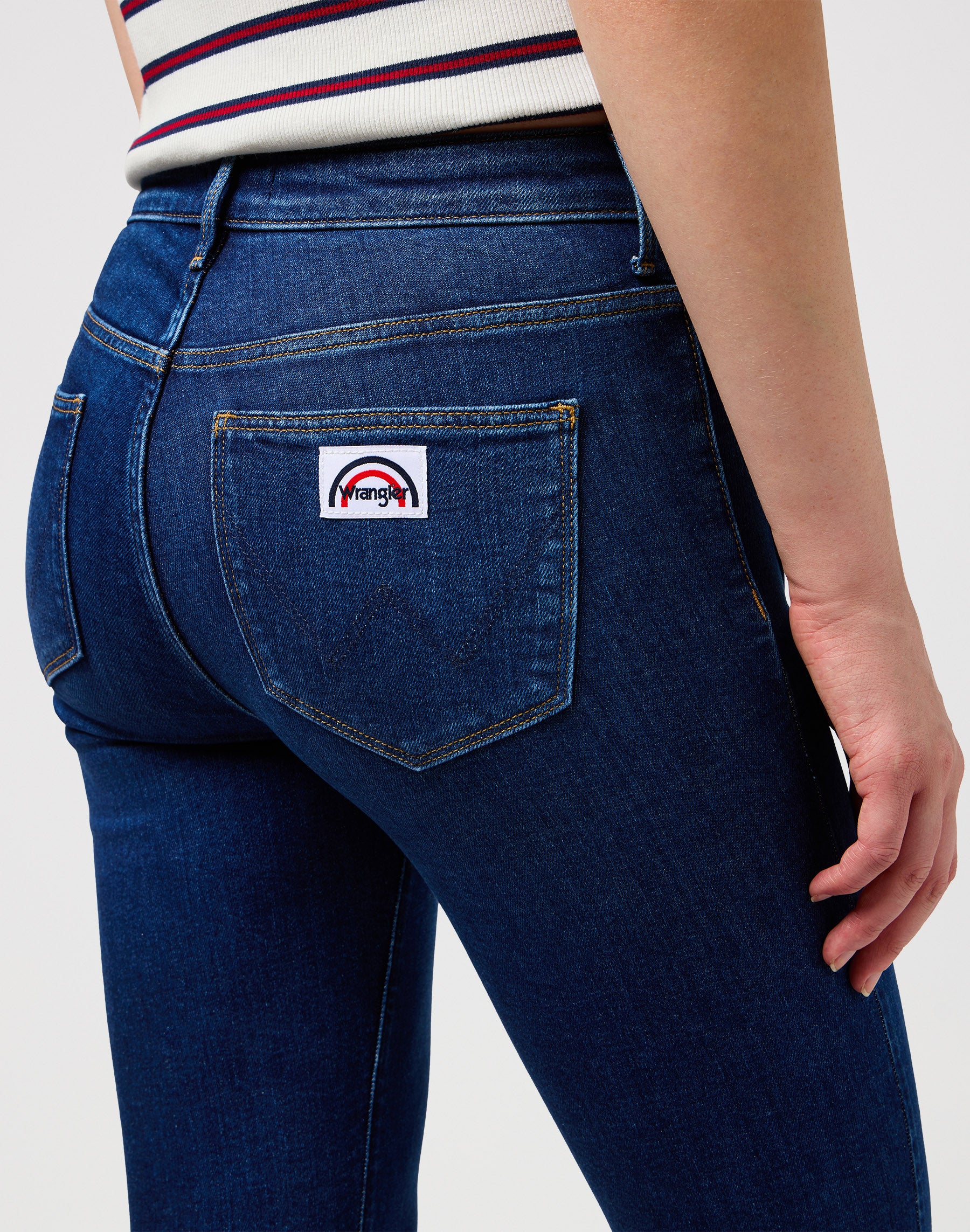 Jeans Flare in lavaggio scuro Wrangler