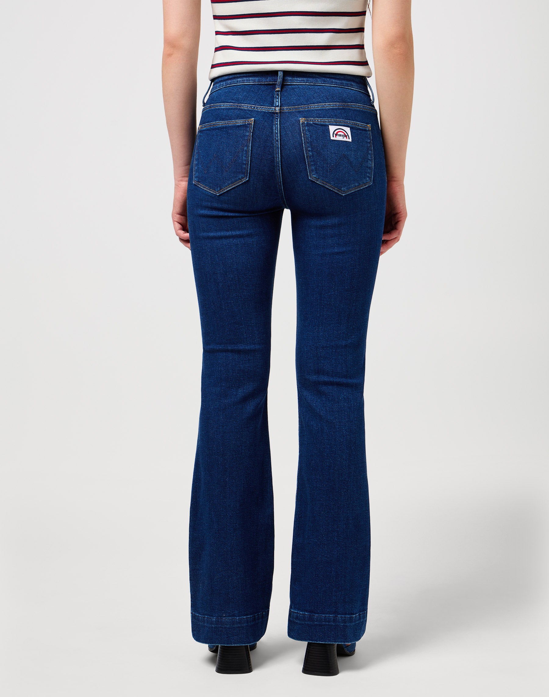 Jeans Flare in lavaggio scuro Wrangler
