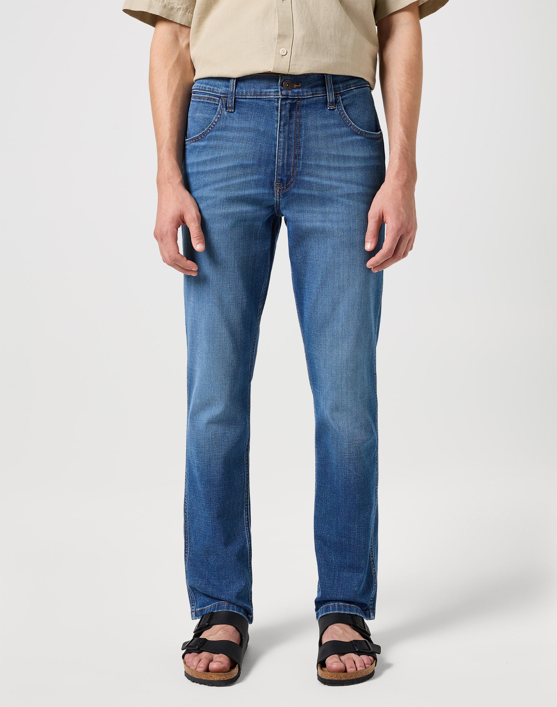 Jeans Wrangler dal taglio regolare e profondo   