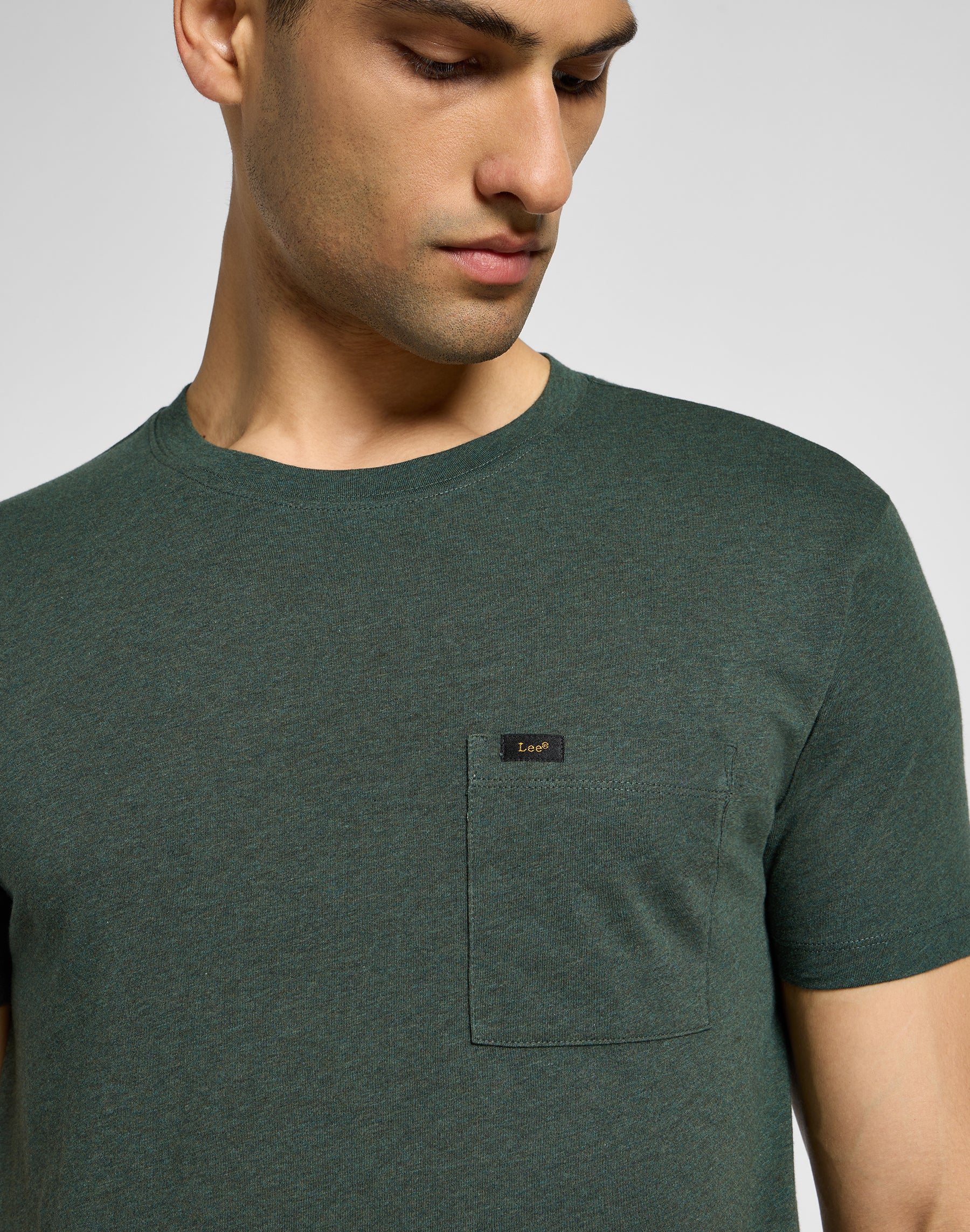 T-shirt Ultimate Pocket Tee in Olive Night Lee   