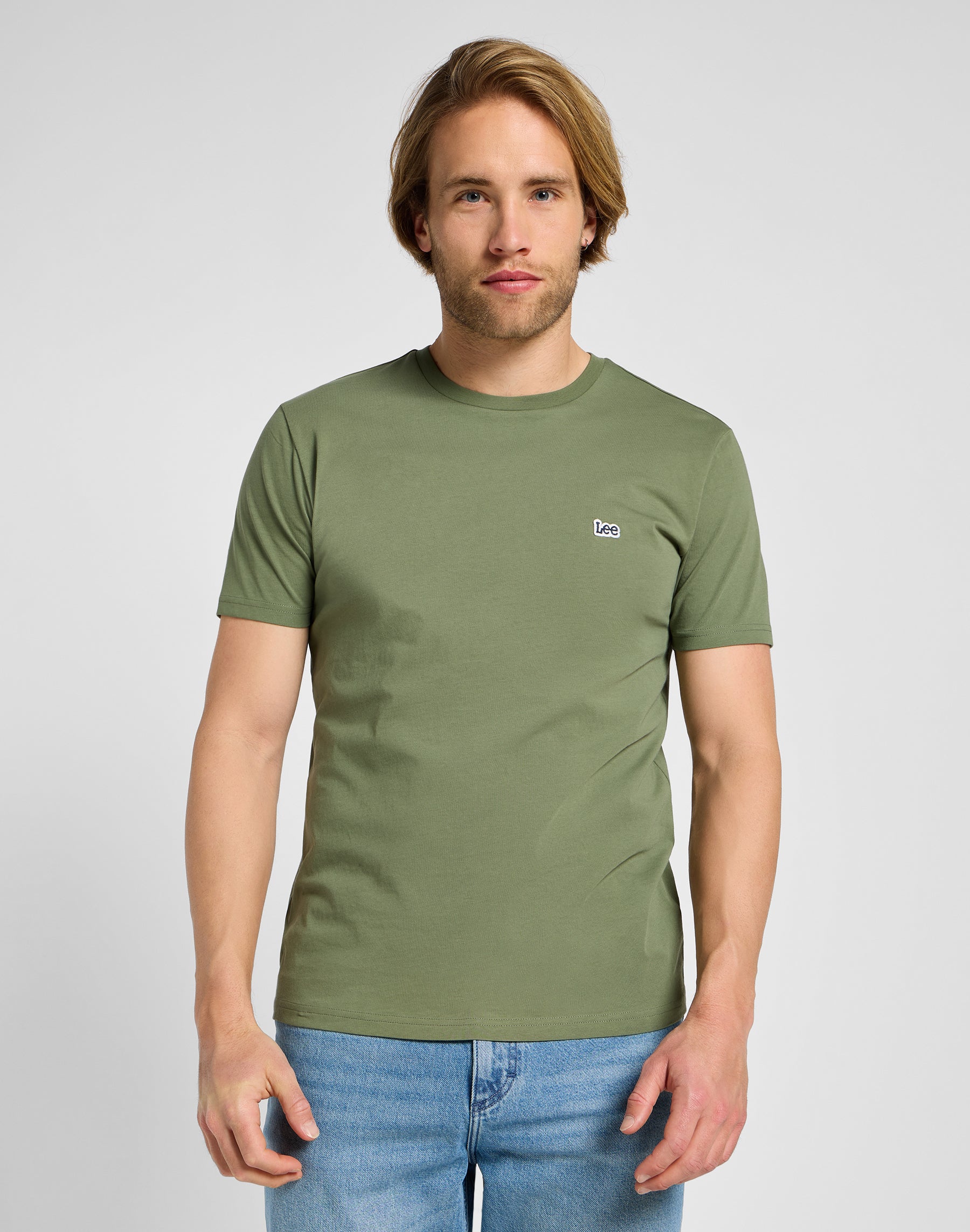 T-shirt con logo patch a maniche corte in verde mercantile Lee   