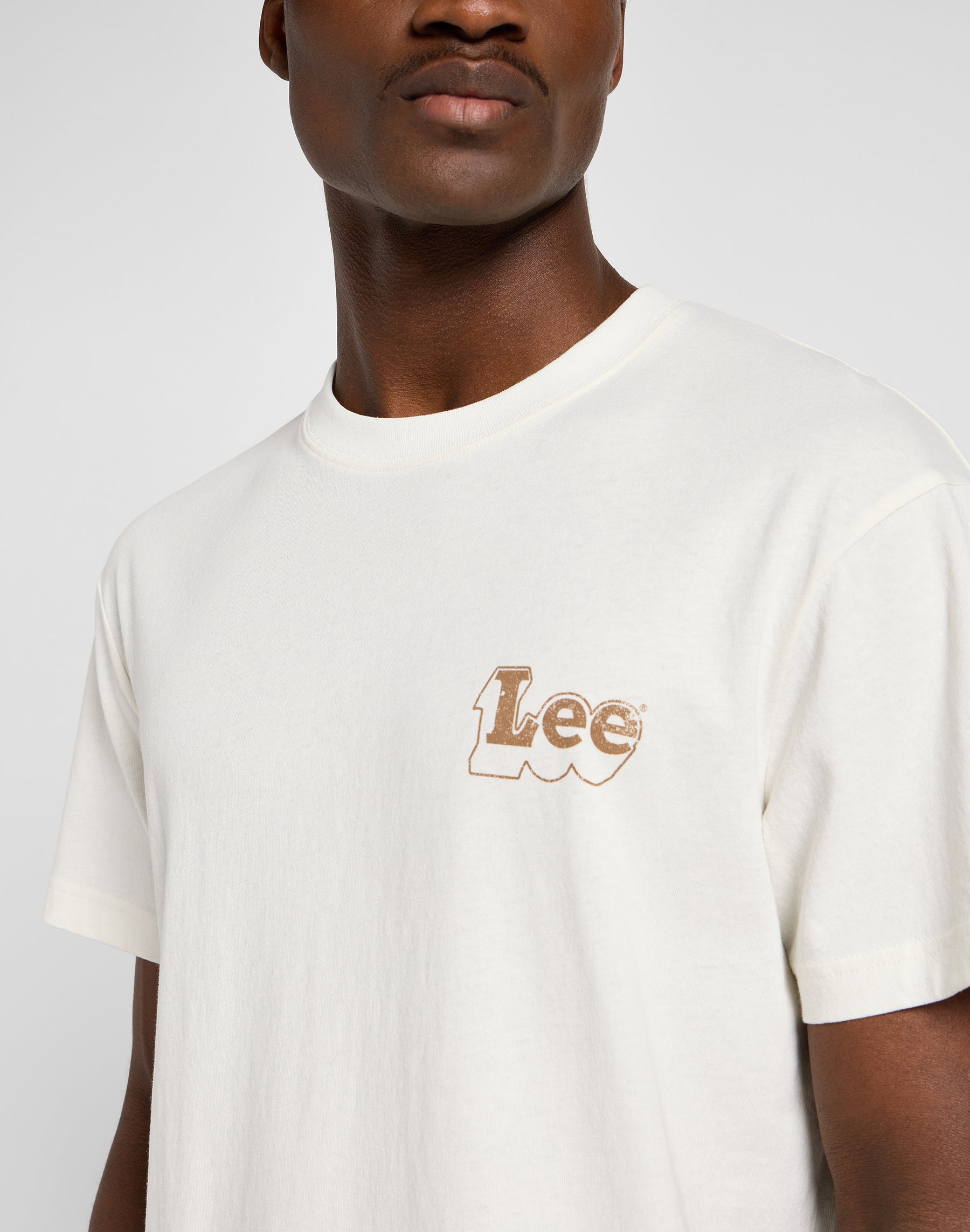 T-shirt Subtle Relaxed Tee in ecru T-shirt Lee   