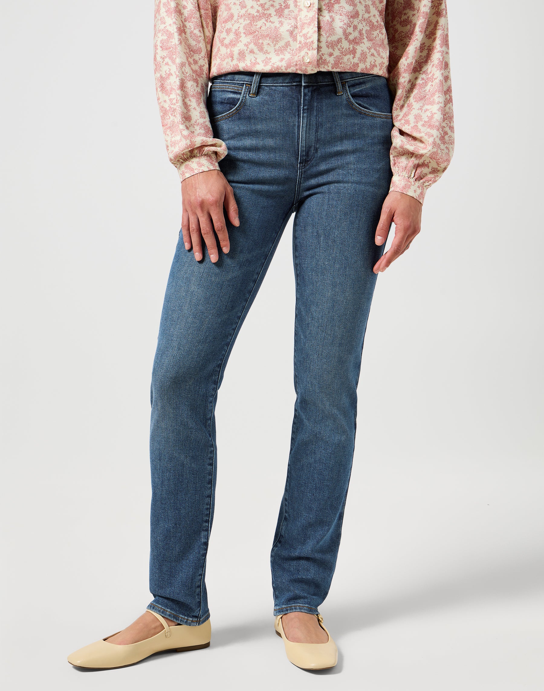 Jeans slim in denim fumé Wrangler   