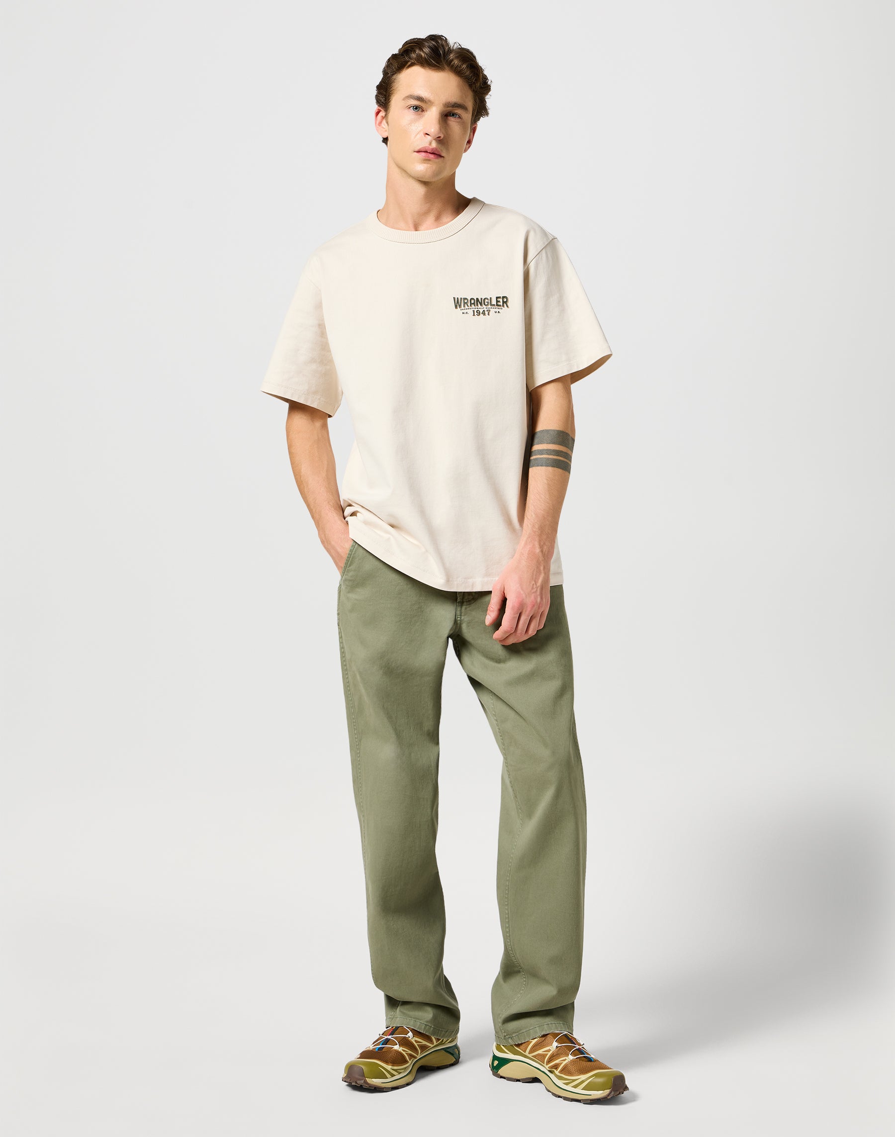 Pantaloni Casey Jones Chino Relaxed in Dusty Olive Wrangler   