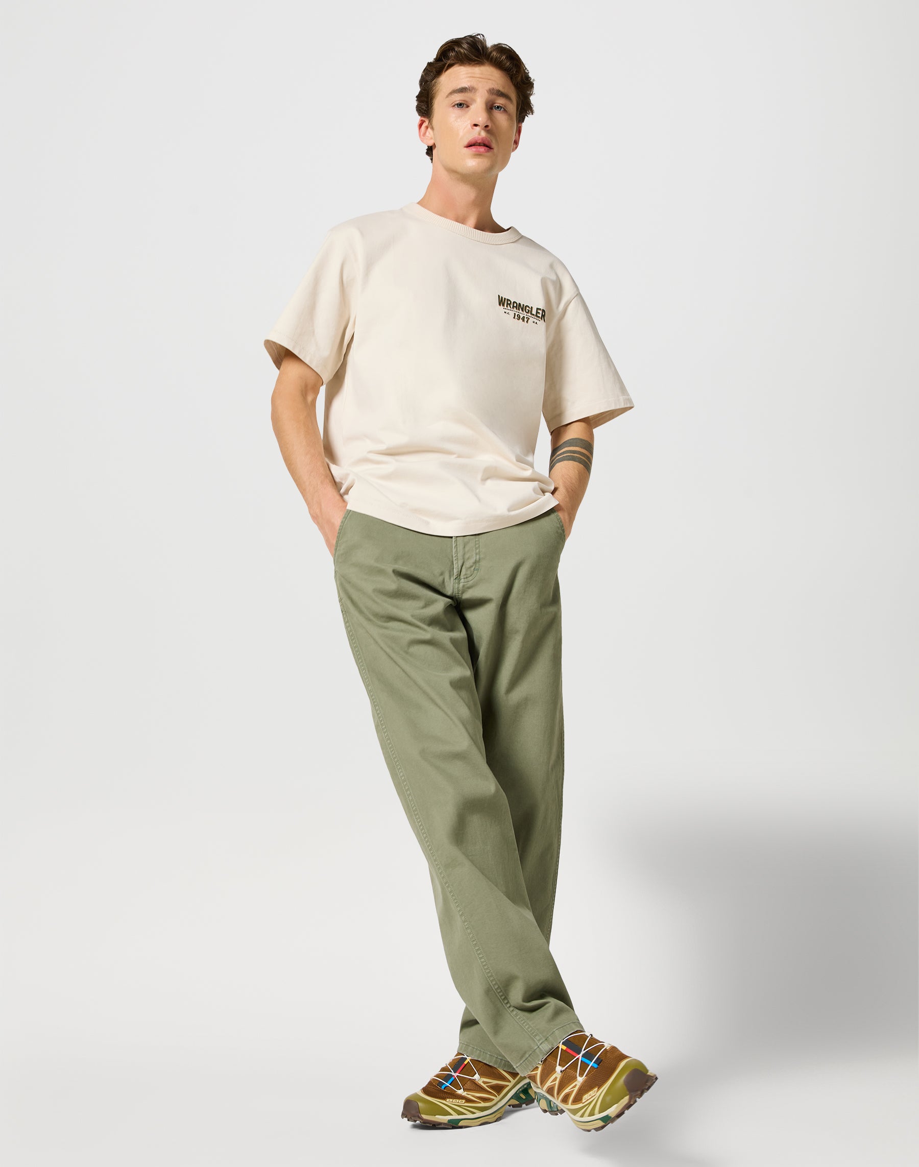 Pantaloni Casey Jones Chino Relaxed in Dusty Olive Wrangler   