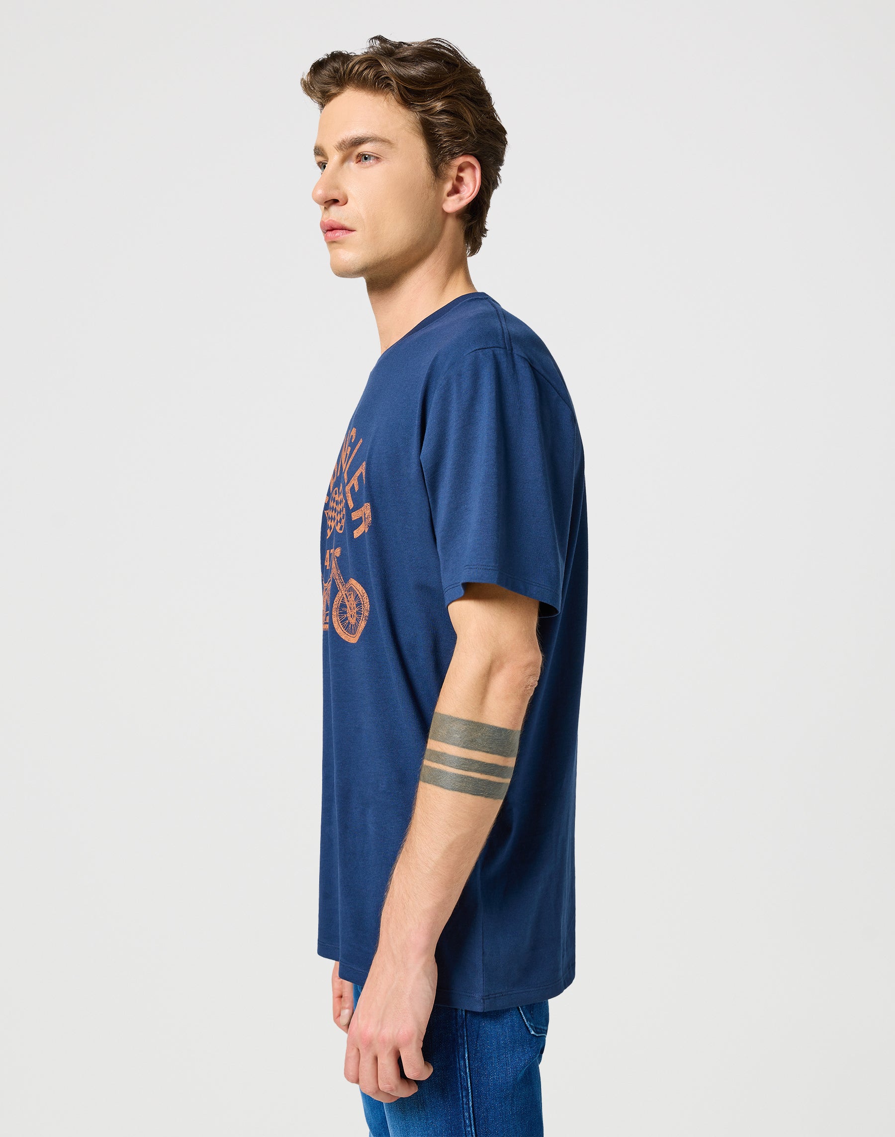 Americana Tee in Navy Magliette Wrangler   