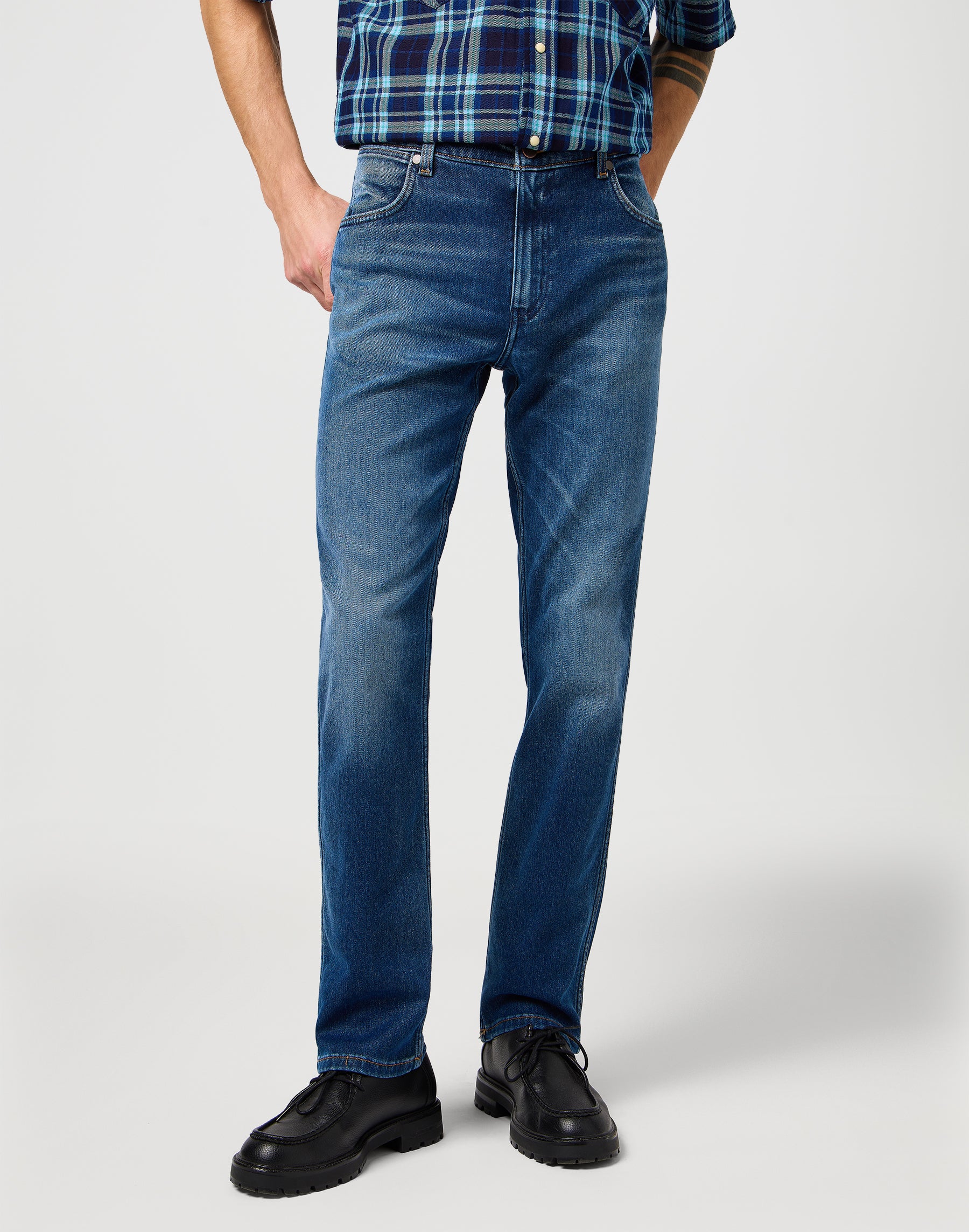 Greensboro in Denim Dusk Jeans Wrangler