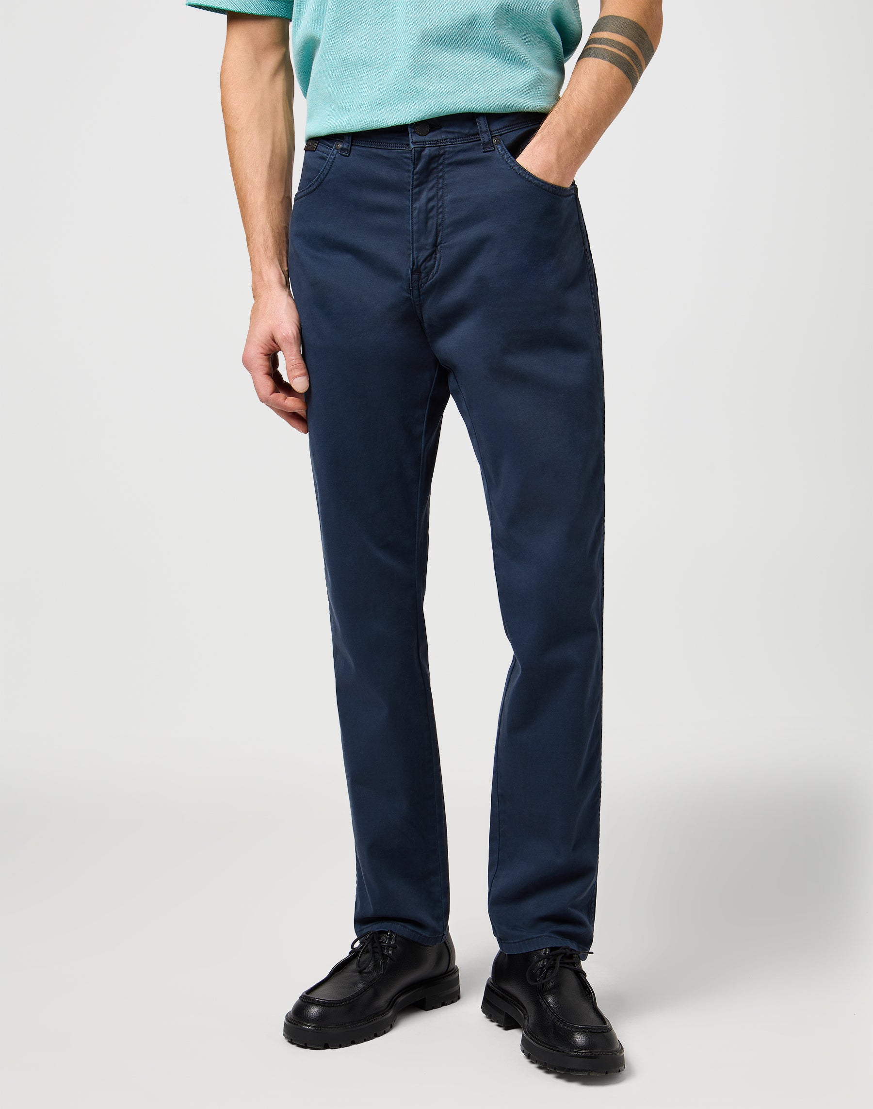 Pantaloni Texas Slim in Marina Scura Wrangler