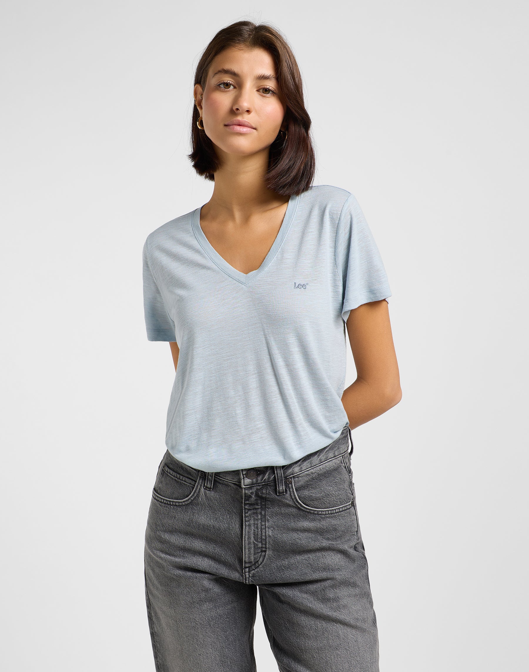 T-shirt con scollo a V in grigio cemento Lee