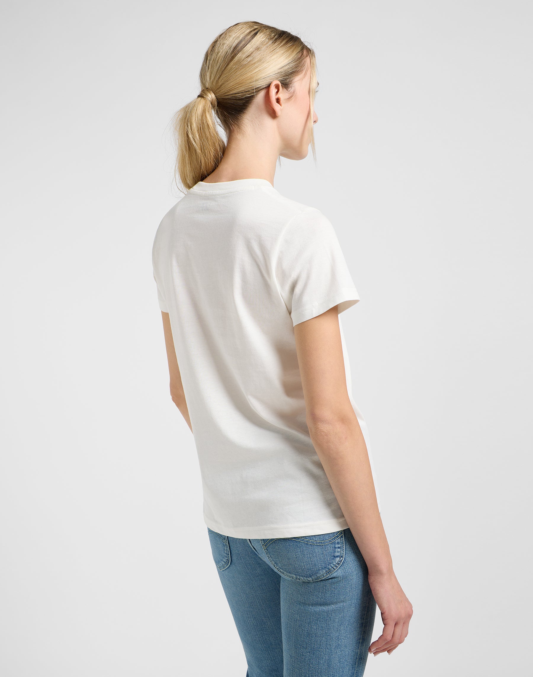 Maglietta con piccolo ricamo in ecru T-shirt Lee