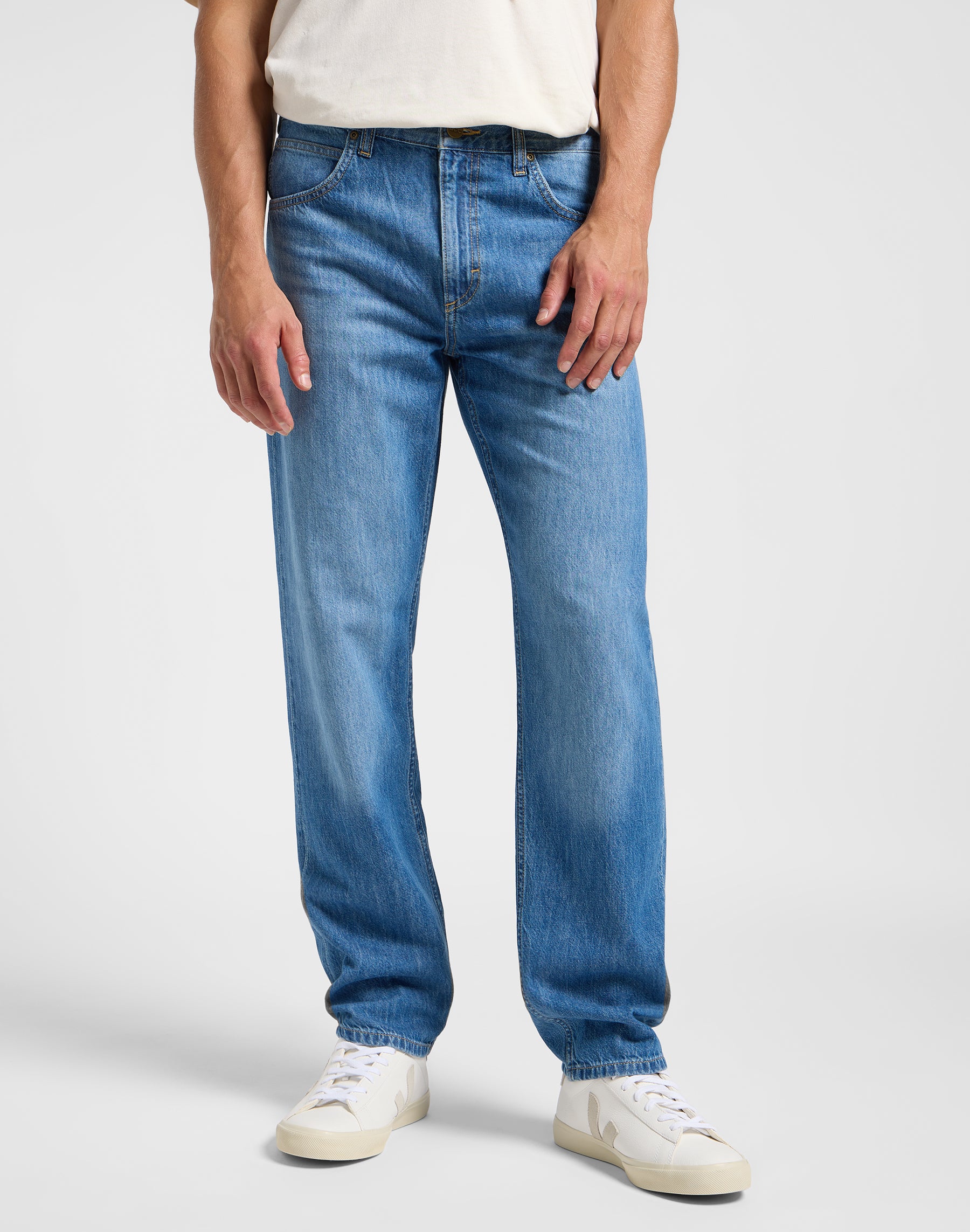 Oscar in Anchor Jeans Lee