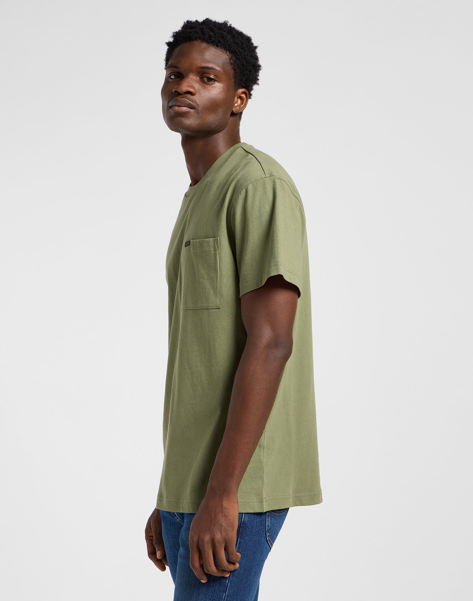 T-shirt con tasca rilassata in verde mercantile Lee