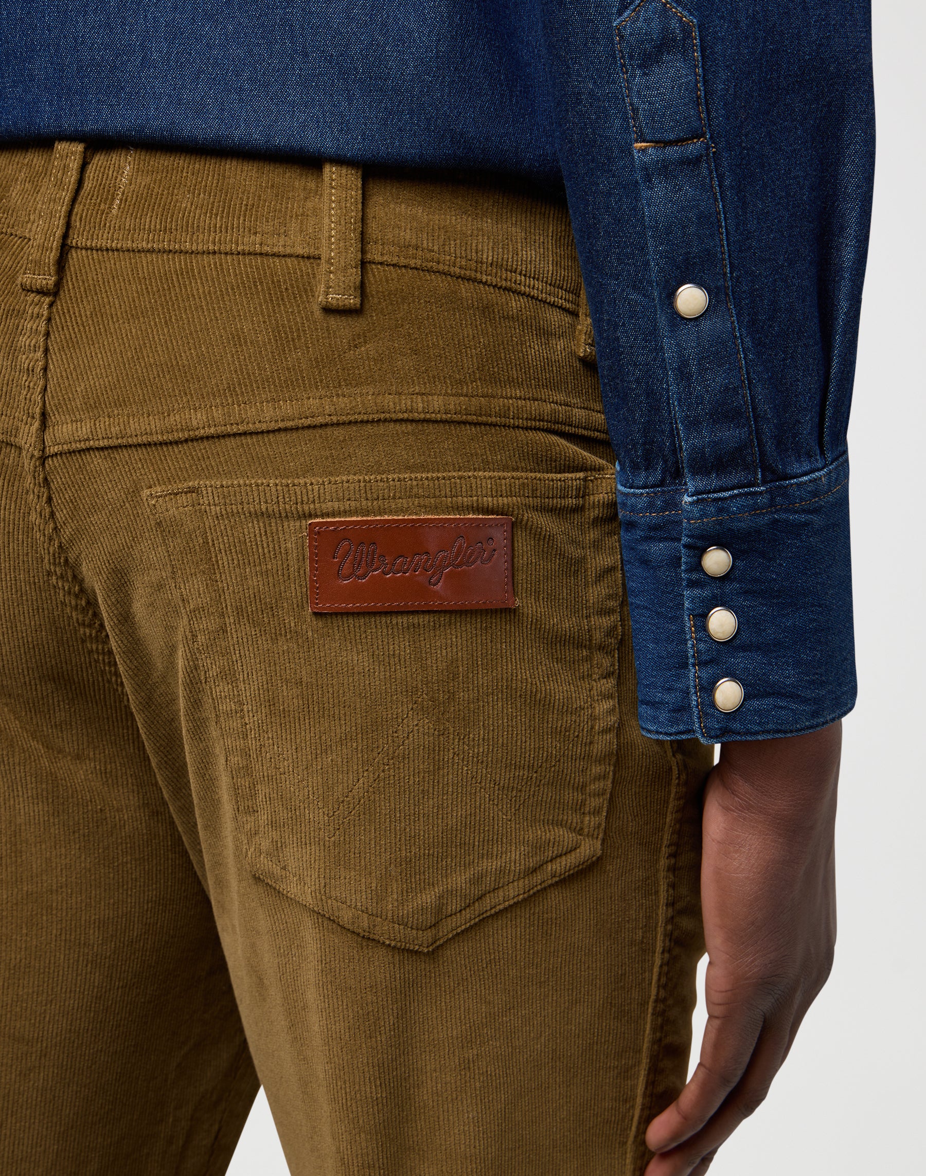Texas in pantaloni canguro Wrangler