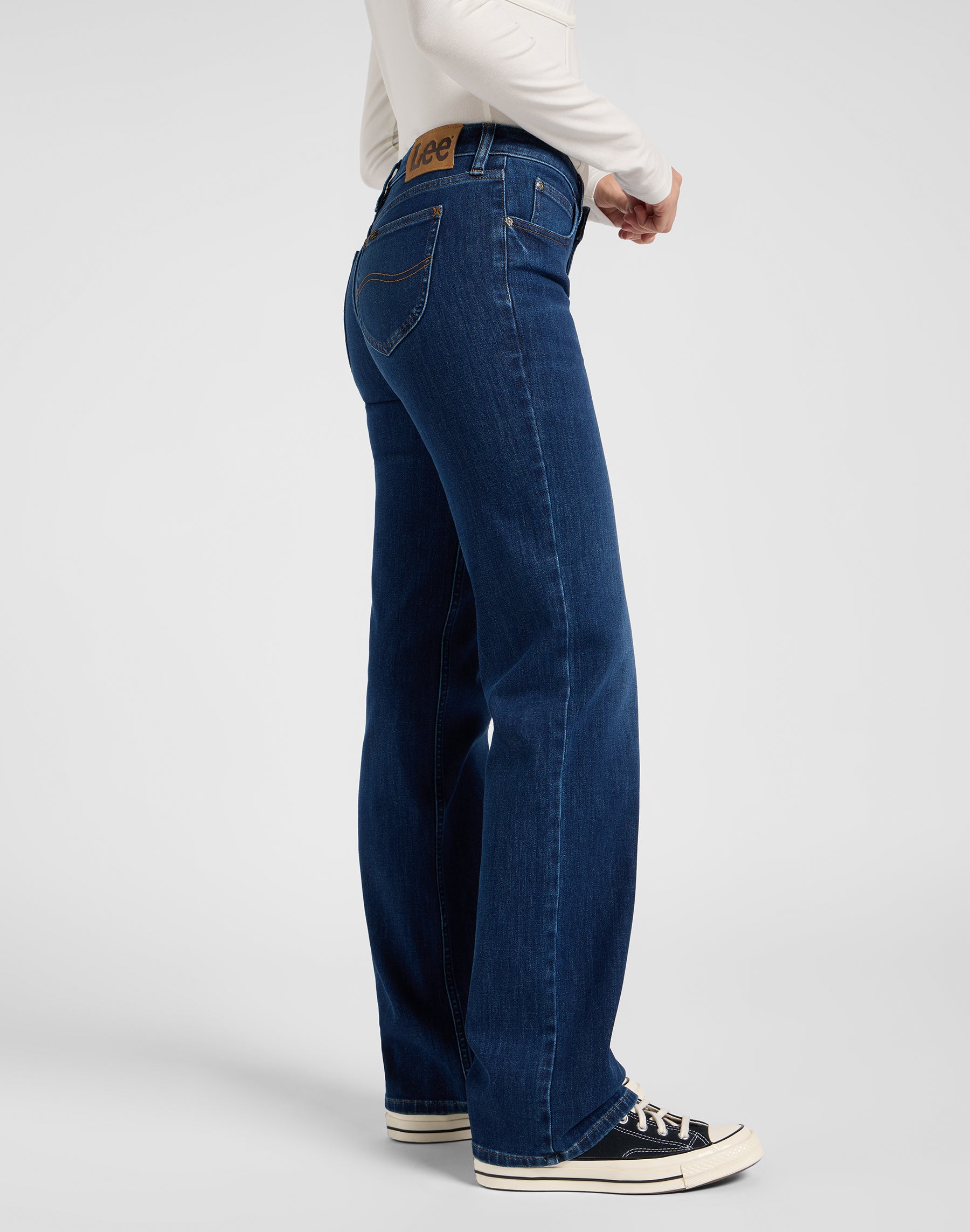 Zoe in No Foul Jeans Lee