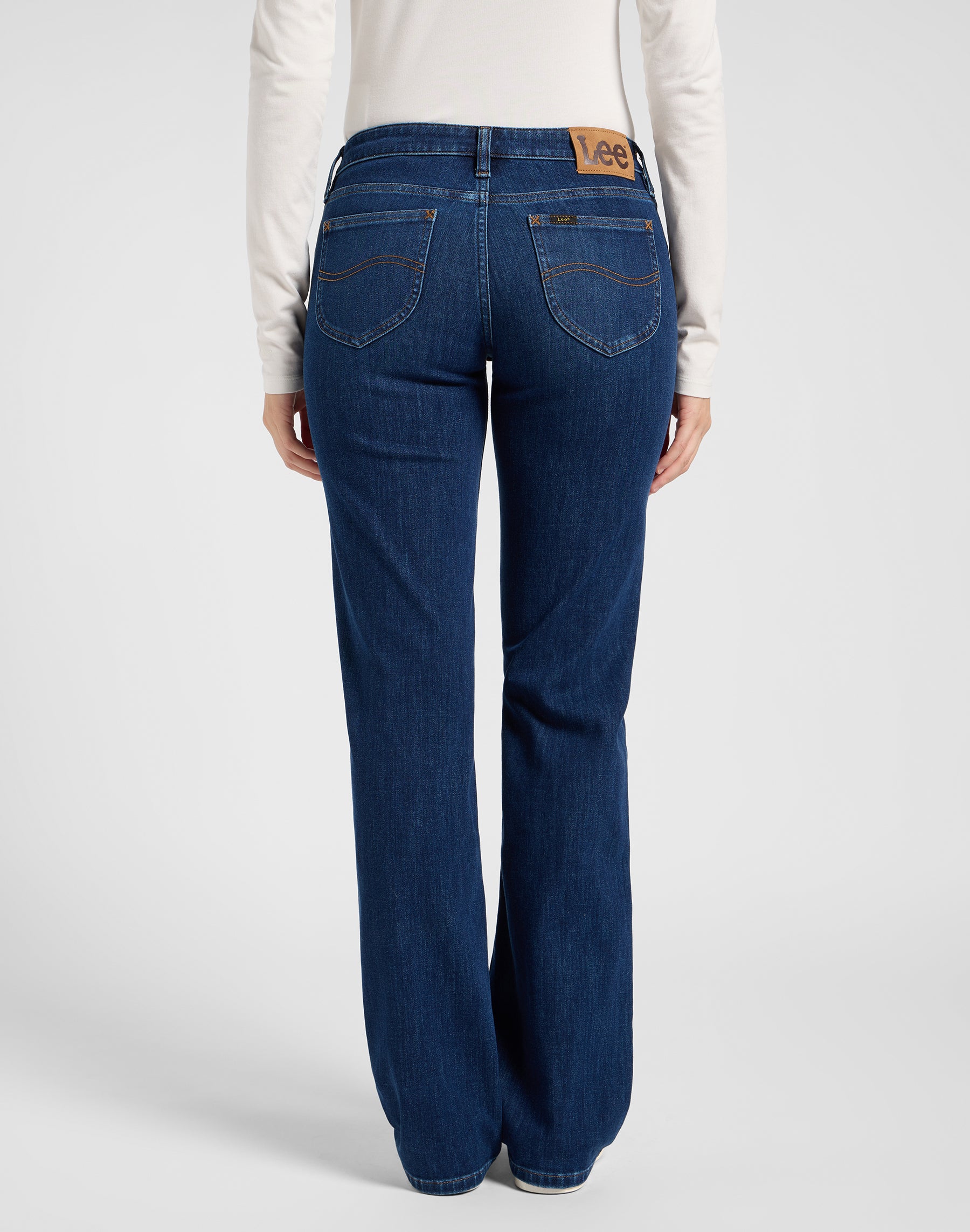 Zoe in No Foul Jeans Lee