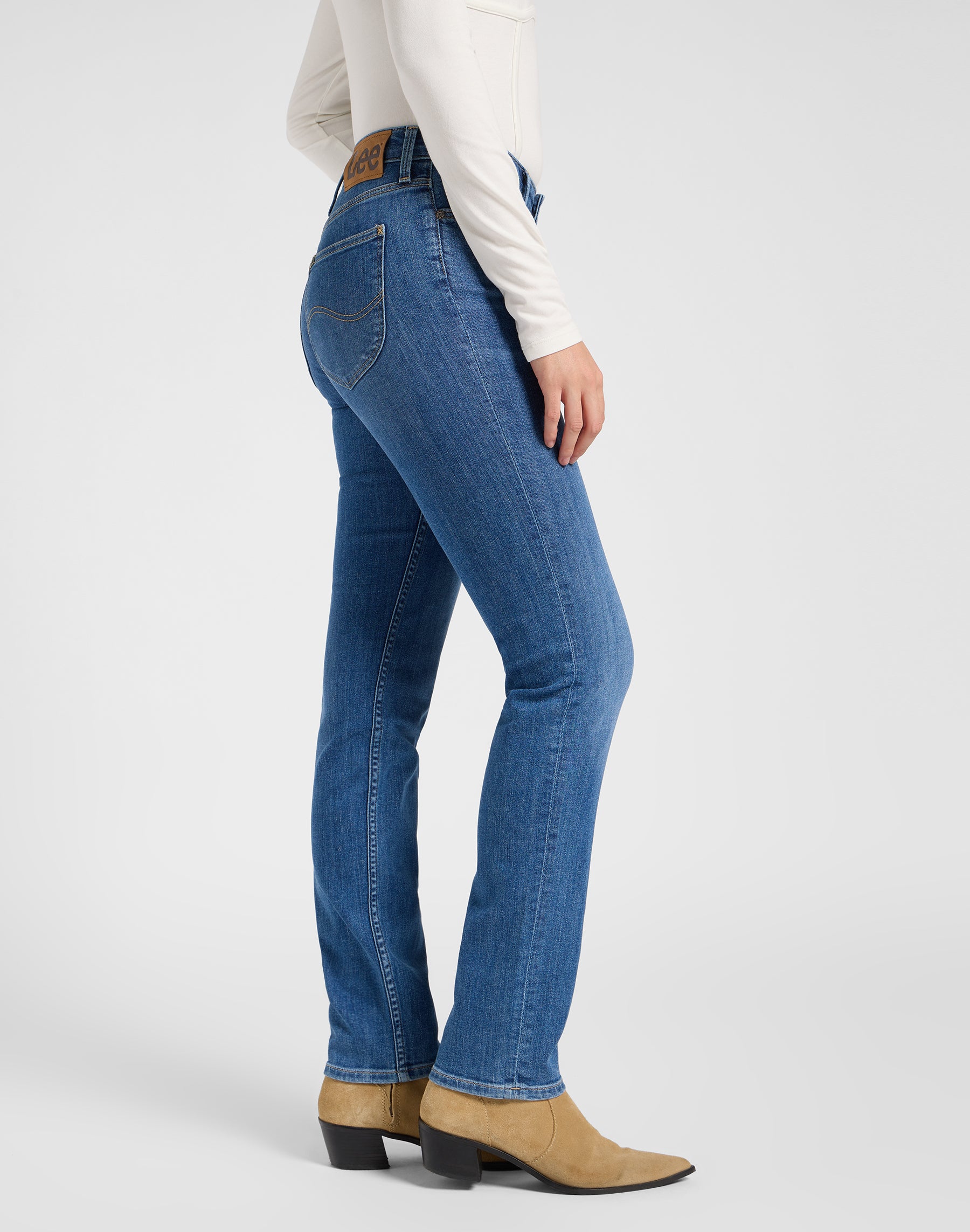 Elly in Hidden Lagoon Jeans Lee