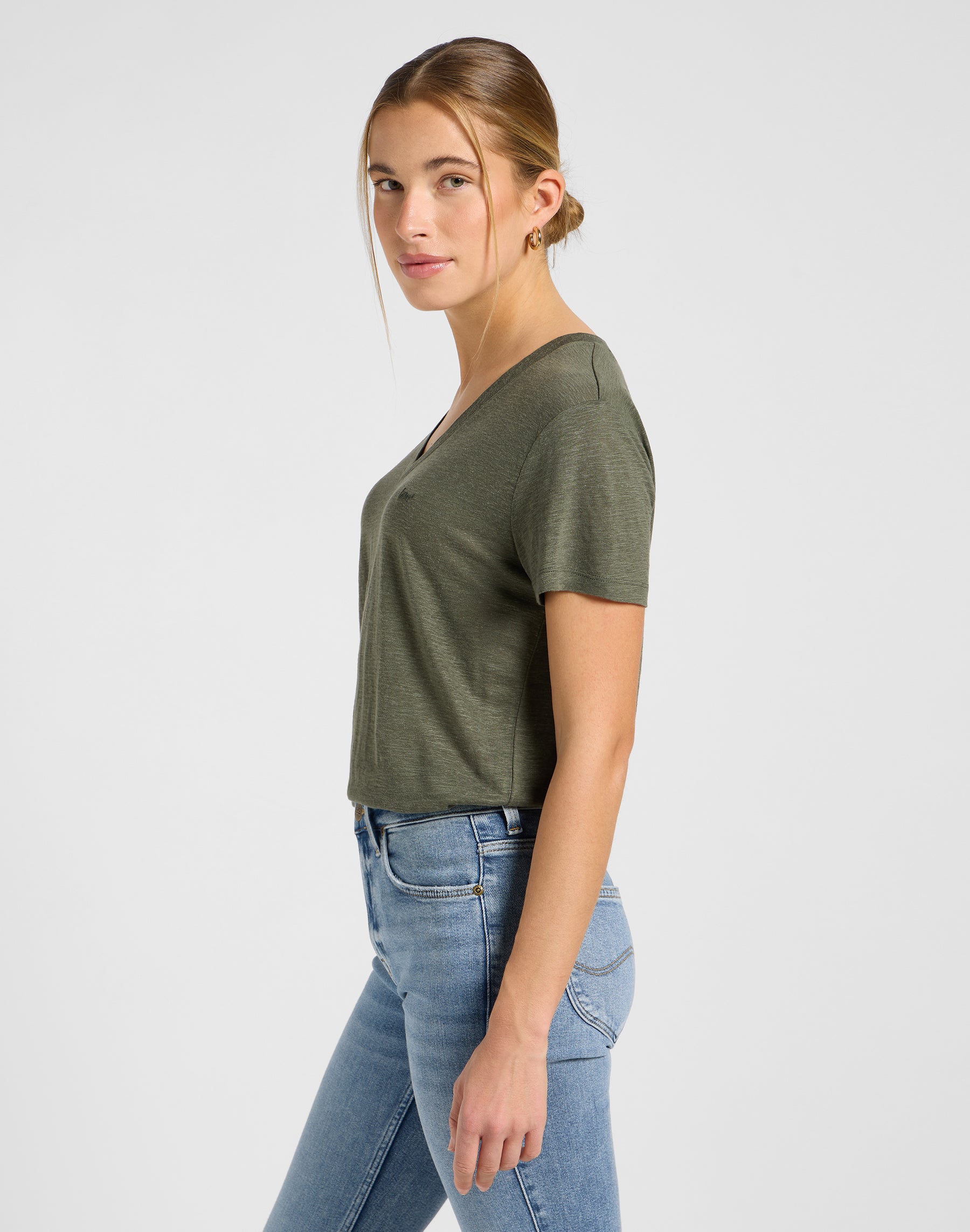 T-shirt con scollo a V in Oak Moss T-Shirts Lee