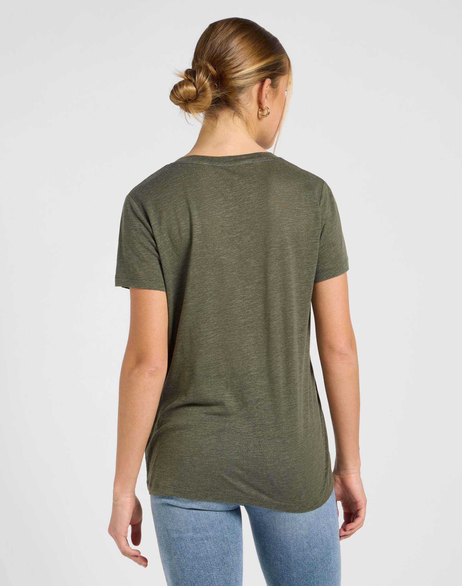 T-shirt con scollo a V in Oak Moss T-Shirts Lee