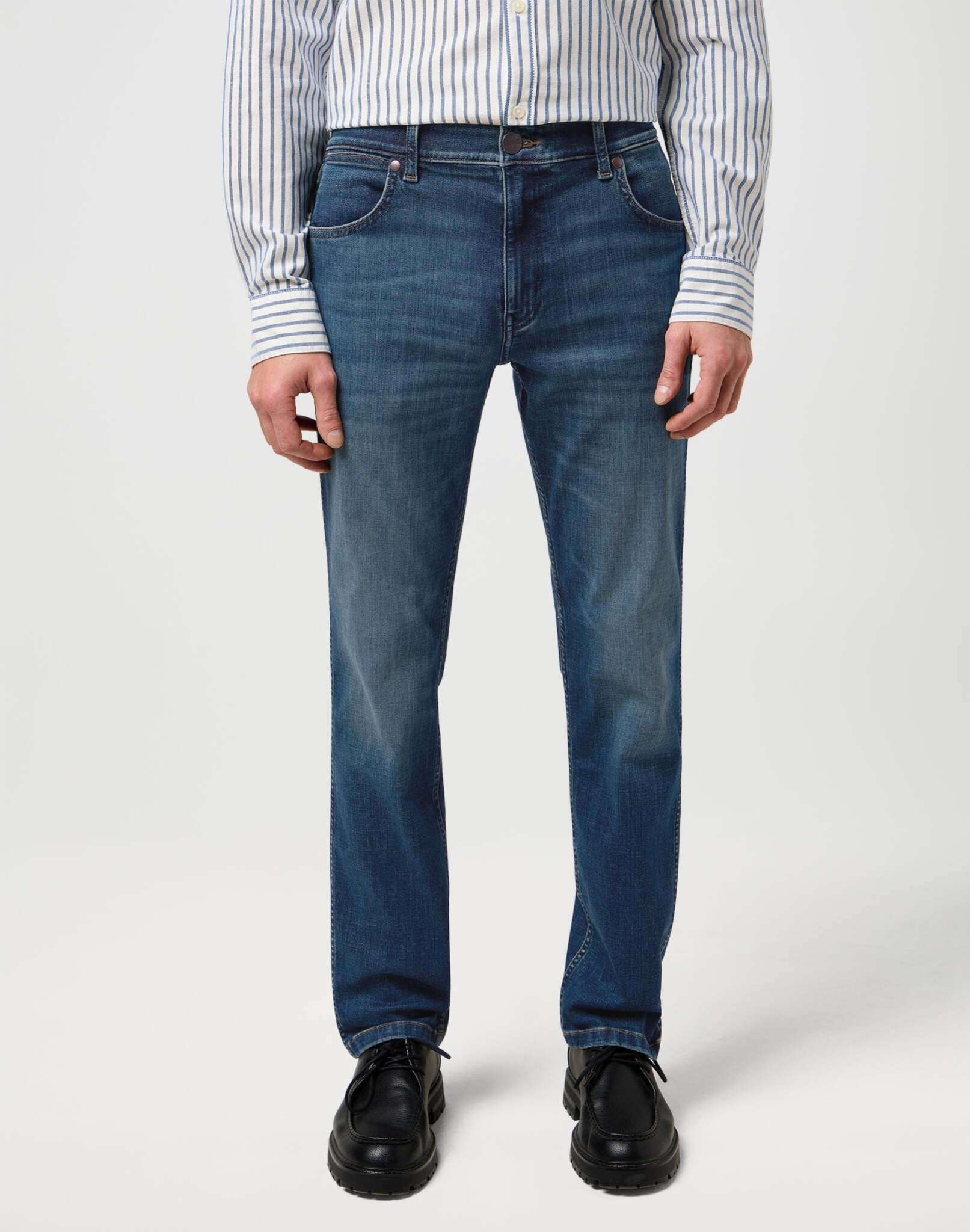 Greensboro in Jeans Wrangler con tinta blu scuro
