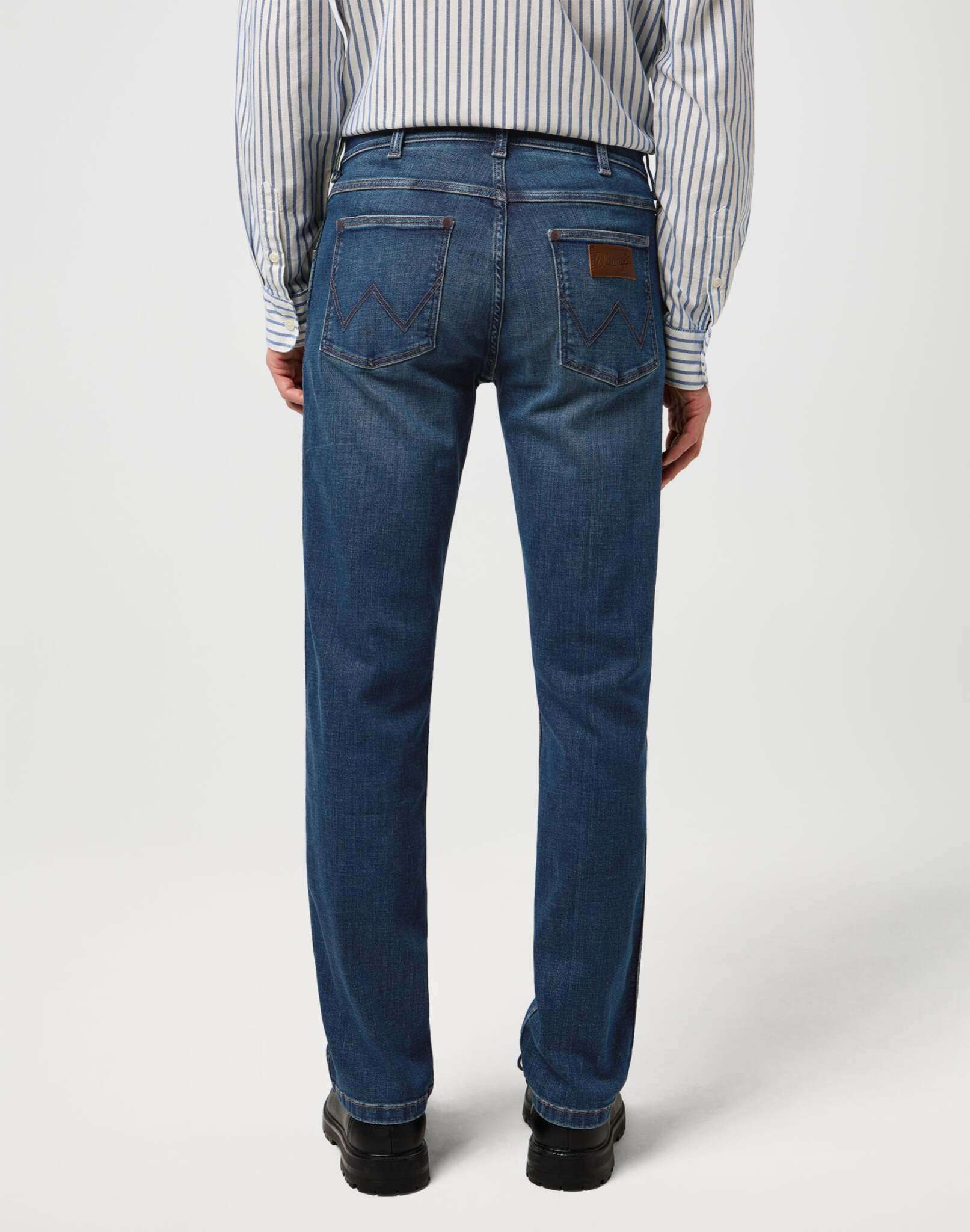 Greensboro in Jeans Wrangler con tinta blu scuro
