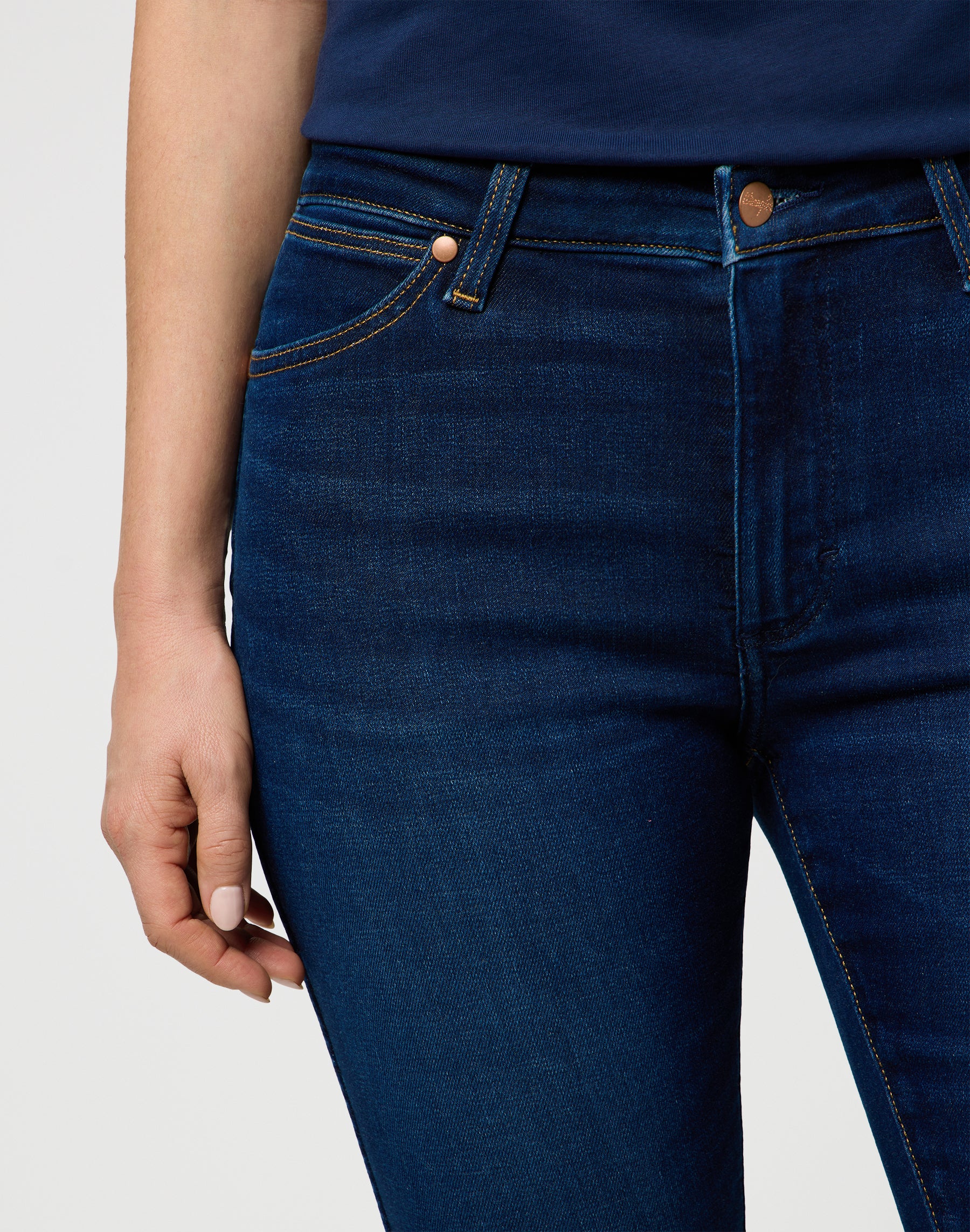 Sienna in jeans Nightshade Wrangler