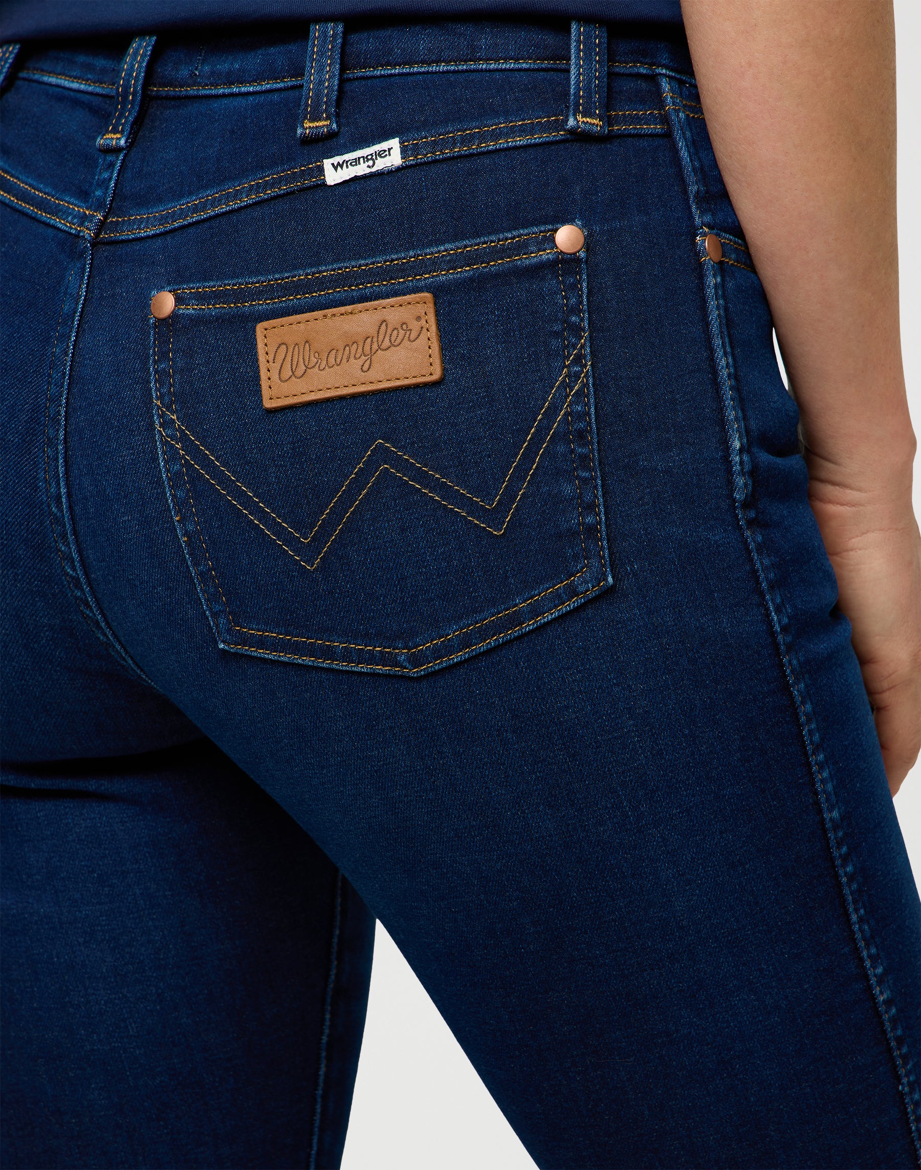 Sienna in jeans Nightshade Wrangler