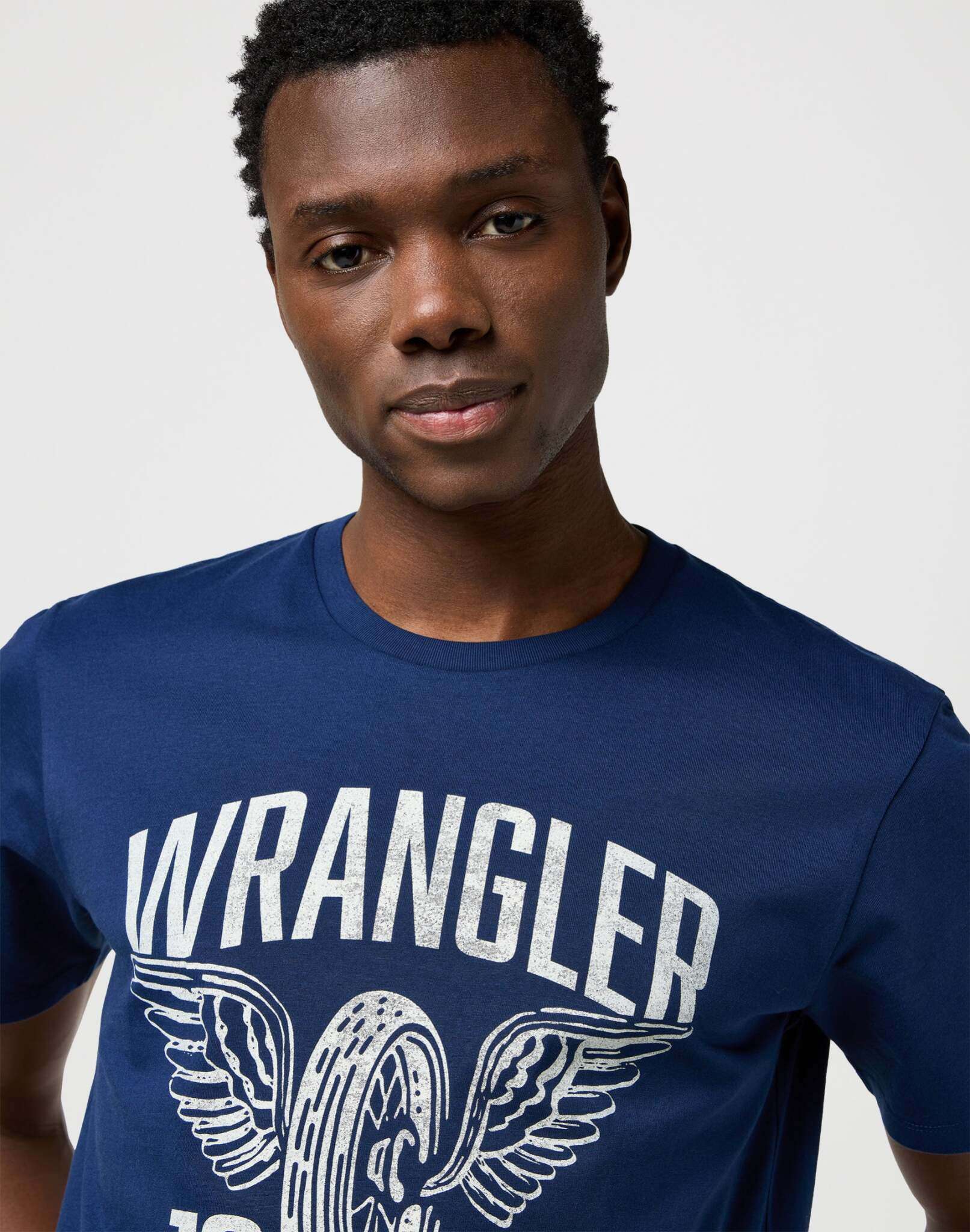 Americana Tee in Navy Magliette Wrangler