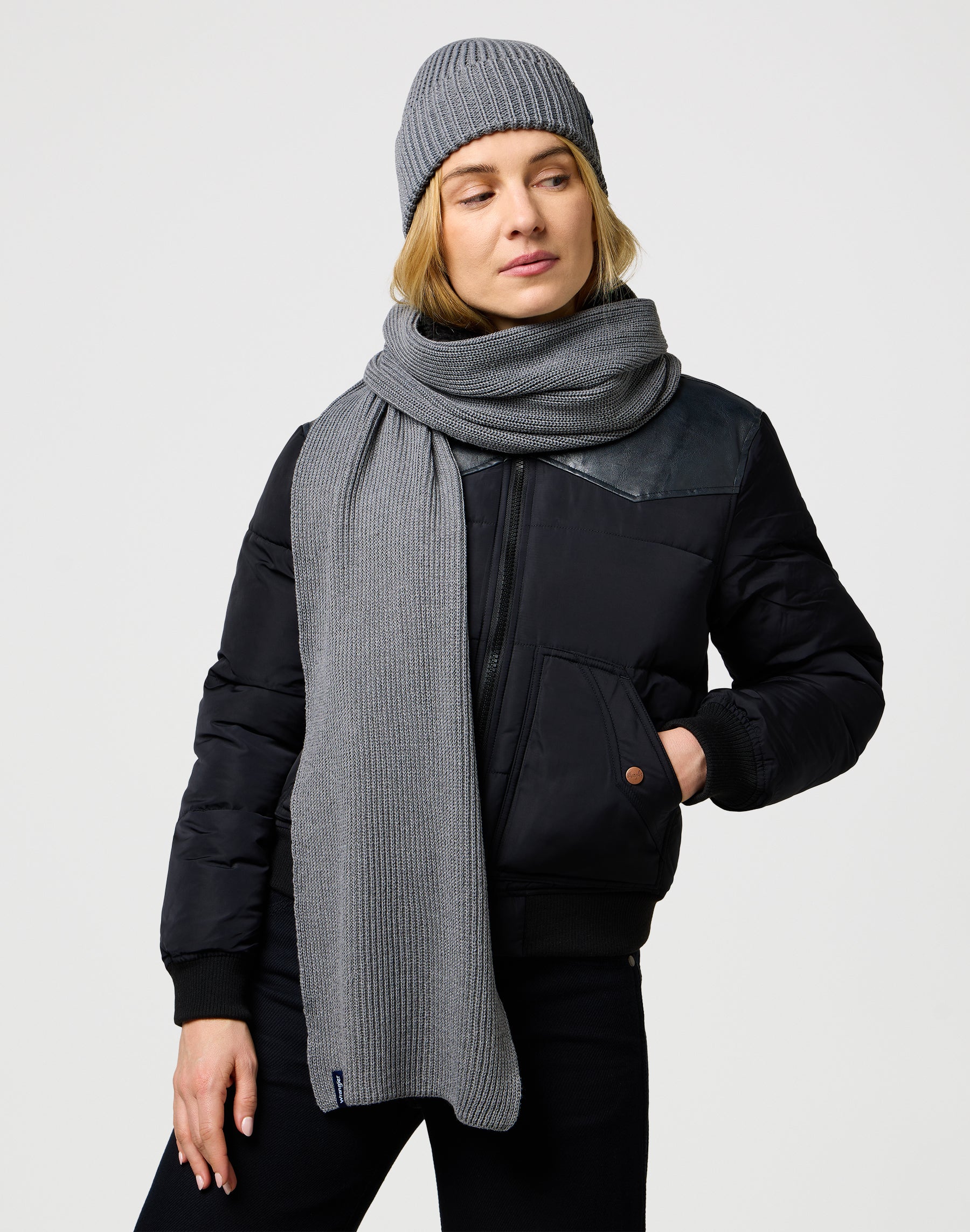 Set di sciarpe e berretti in grigio medio Mel Sciarpe Wrangler