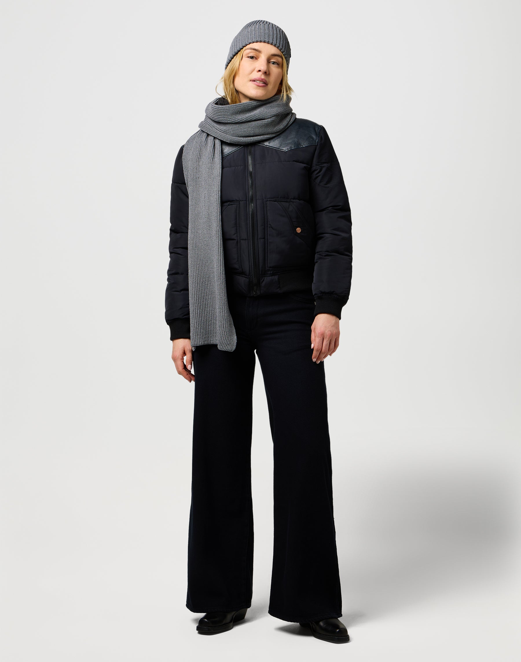 Set di sciarpe e berretti in grigio medio Mel Sciarpe Wrangler