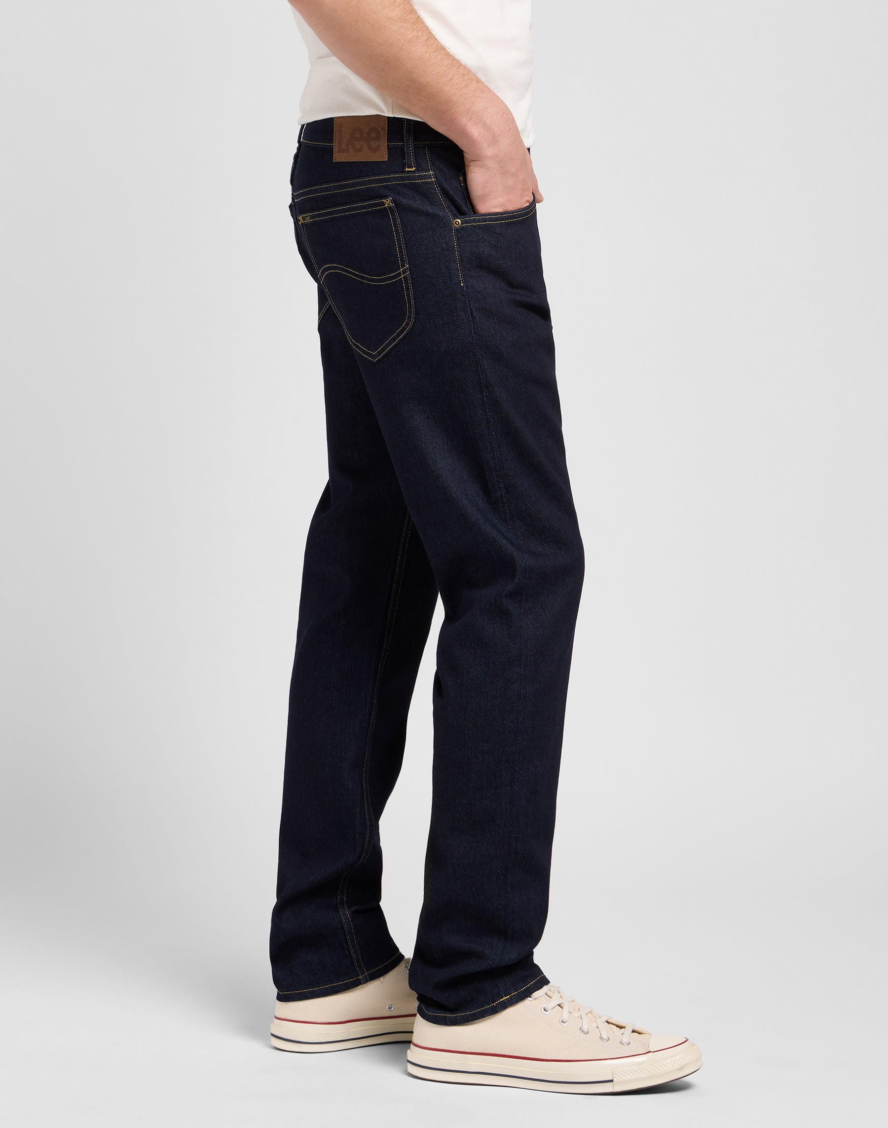 Rider in Jeans Raine Rinse Lee