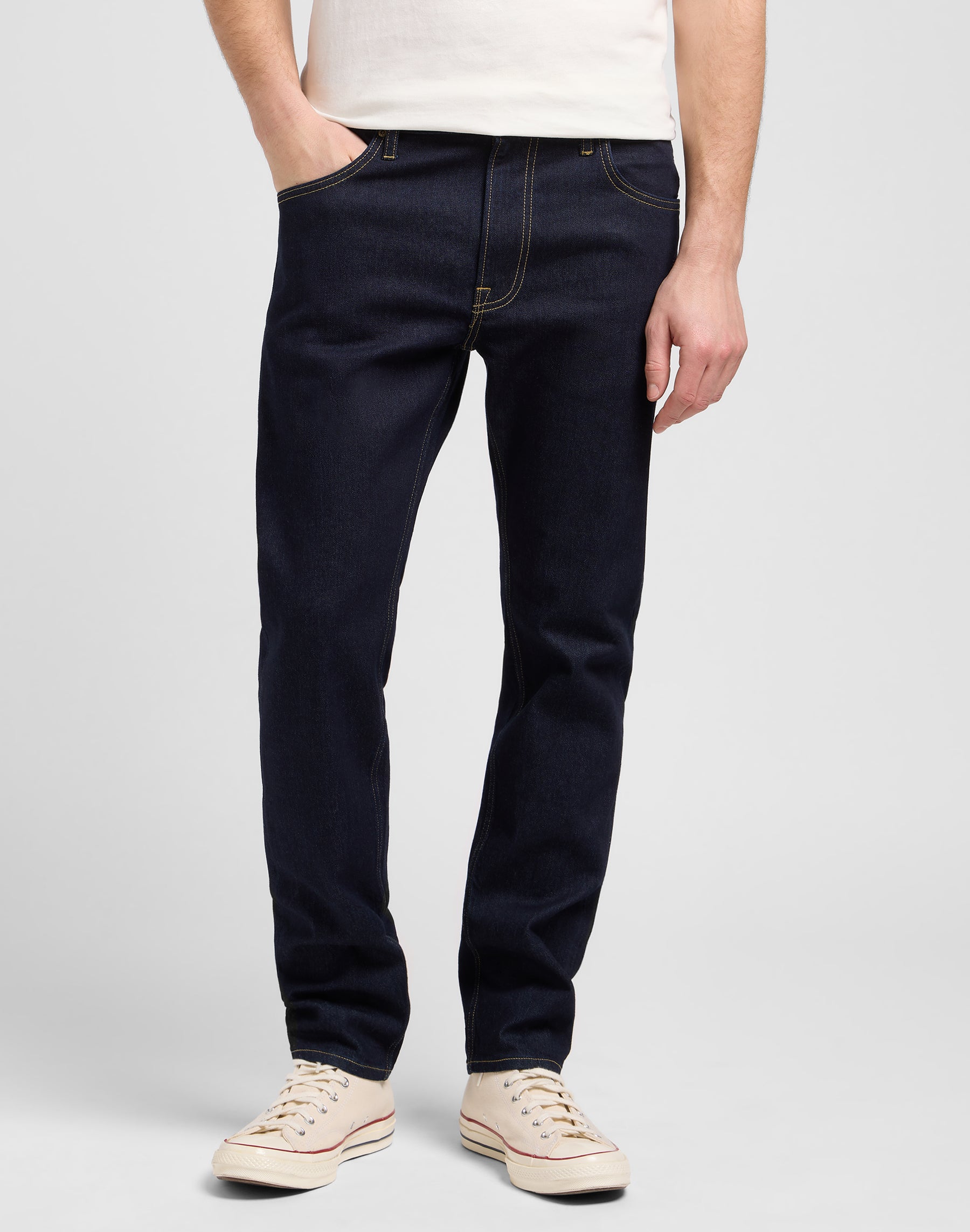 Rider in Jeans Raine Rinse Lee