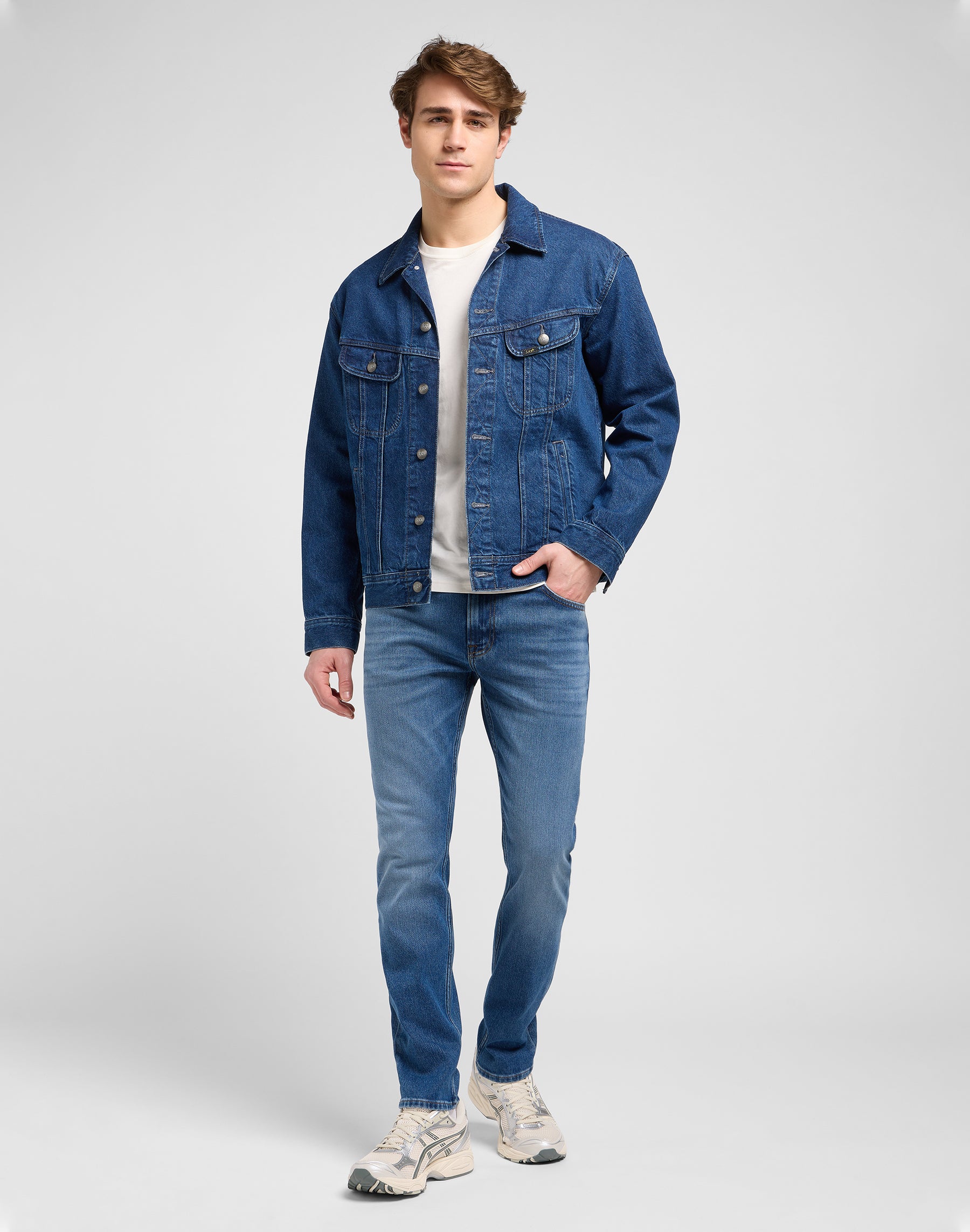 Cavaliere in Armstrong Jeans Lee
