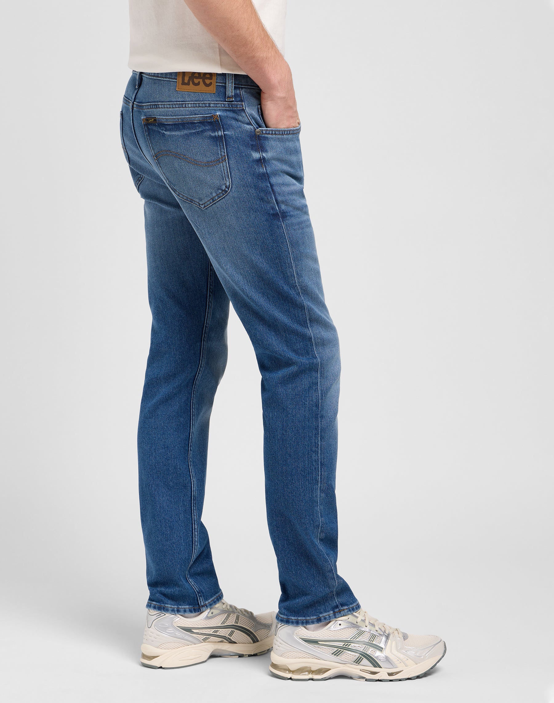 Cavaliere in Armstrong Jeans Lee