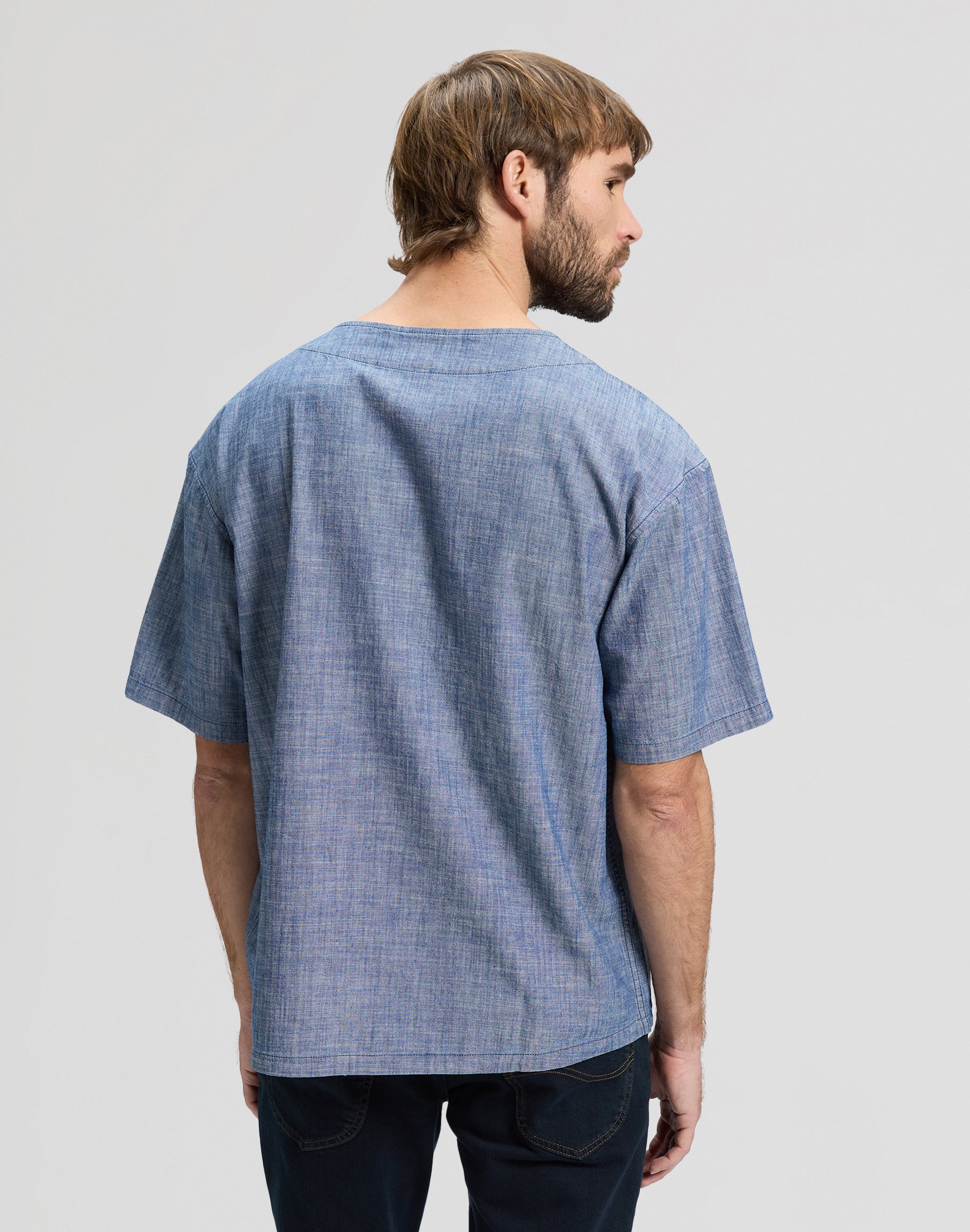 Maglietta da baseball con tasca in chambray chiaro