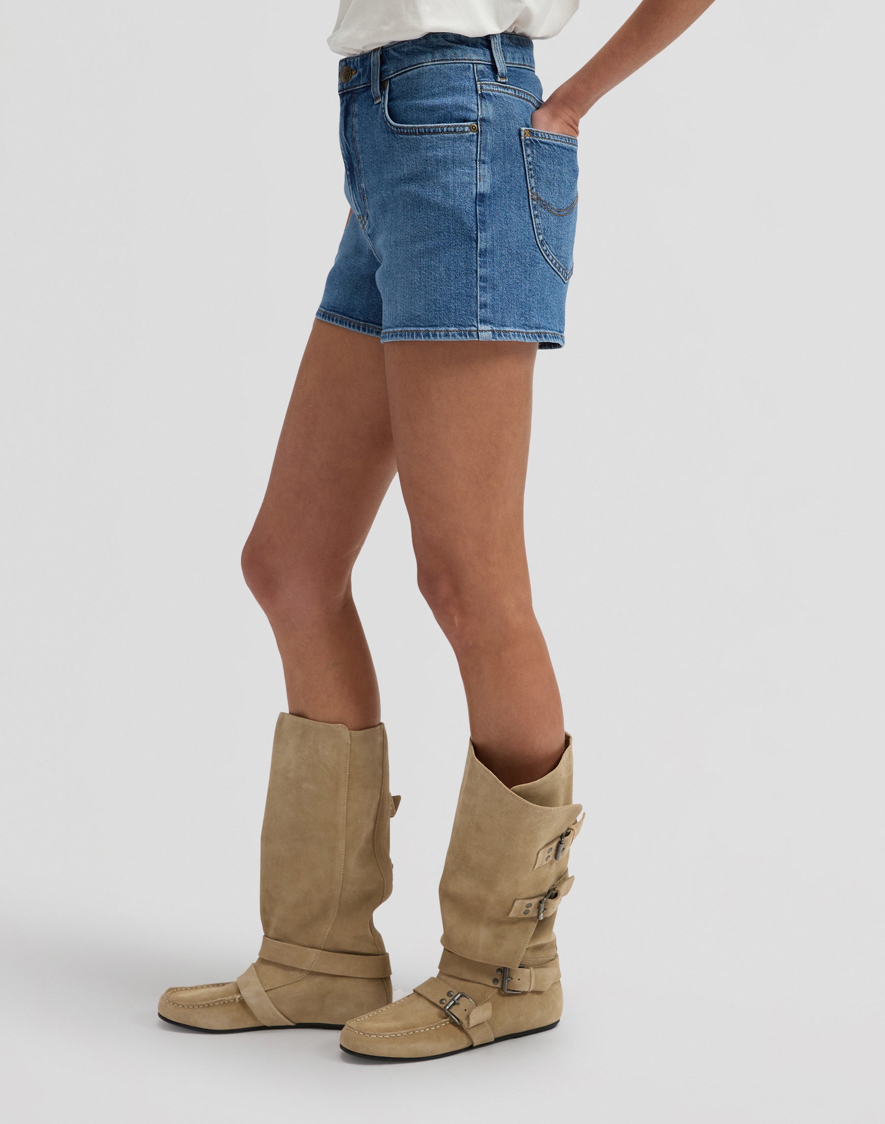 Carol Short in shorts di jeans Lee