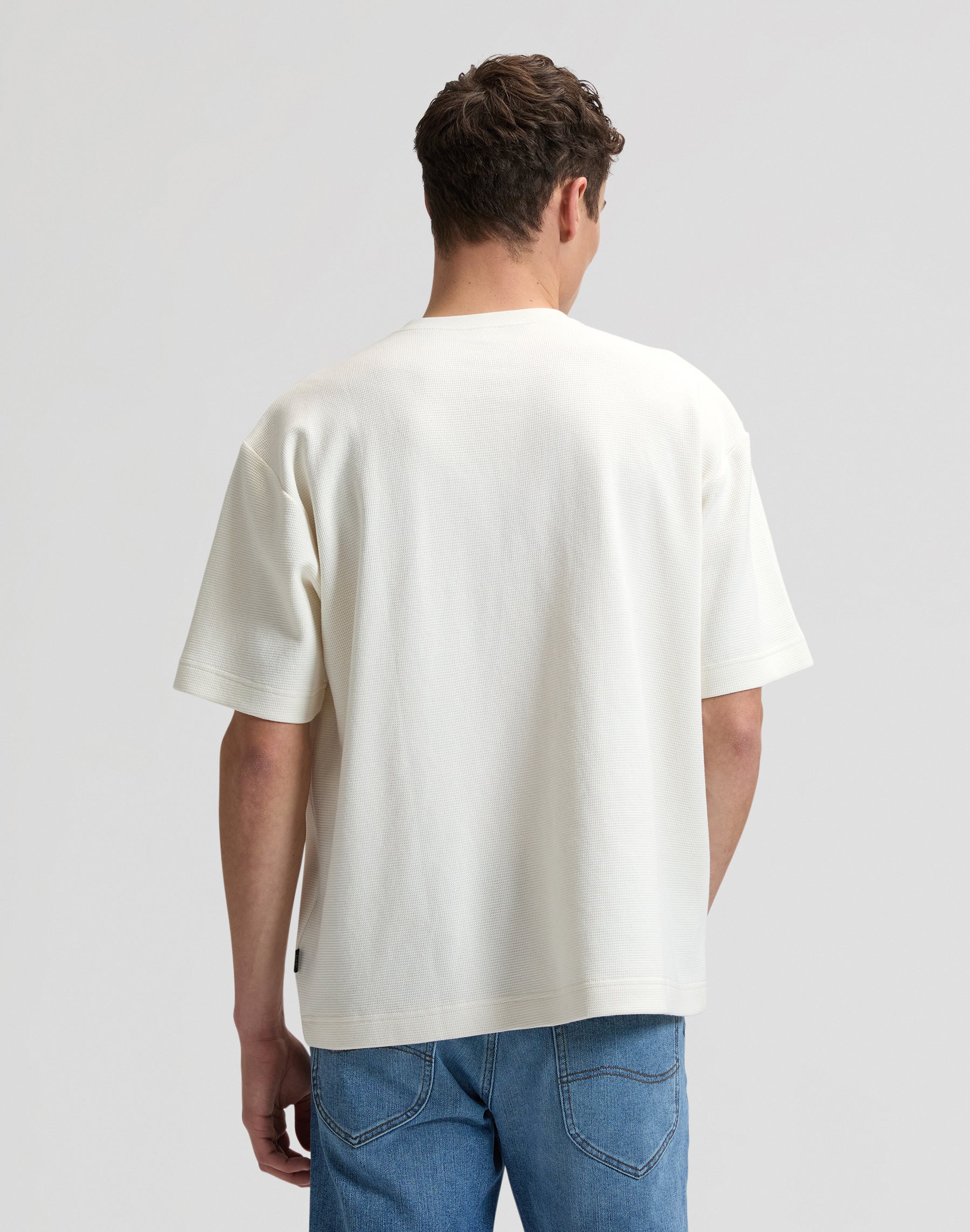 Henley in Natural T-shirt Lee