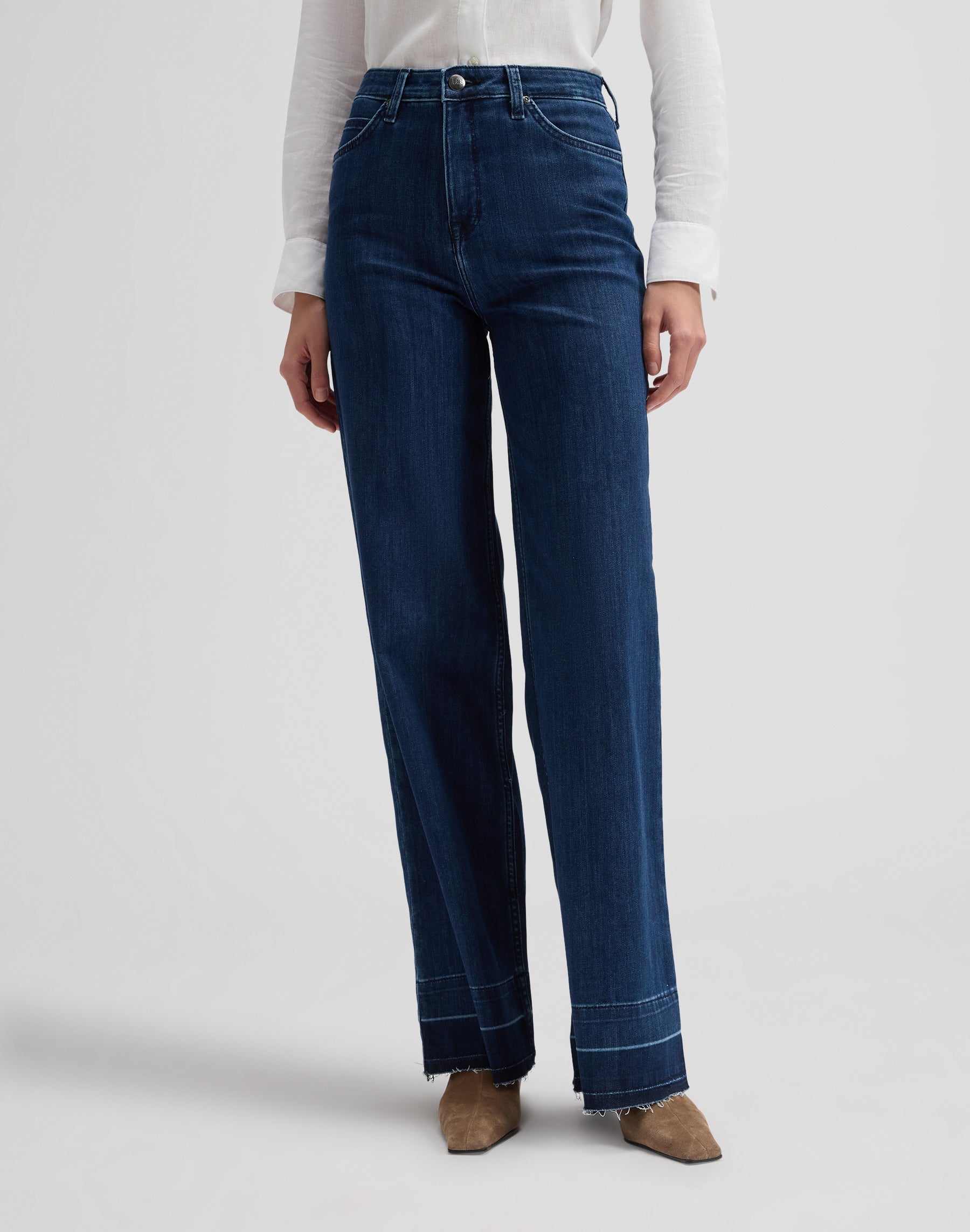 Stella in Holding Tight