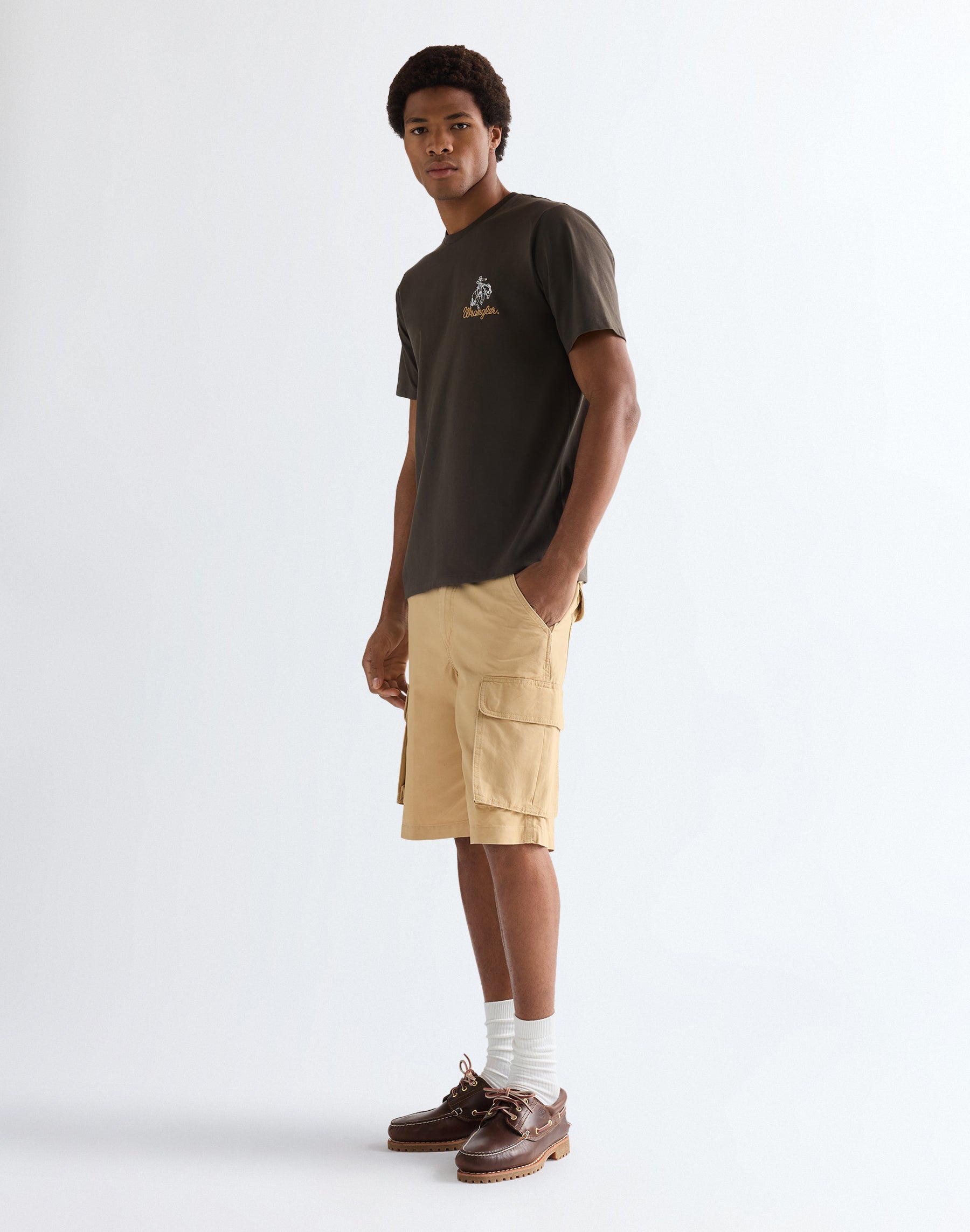 Pantaloncini cargo in Golden Wheat Shorts Wrangler