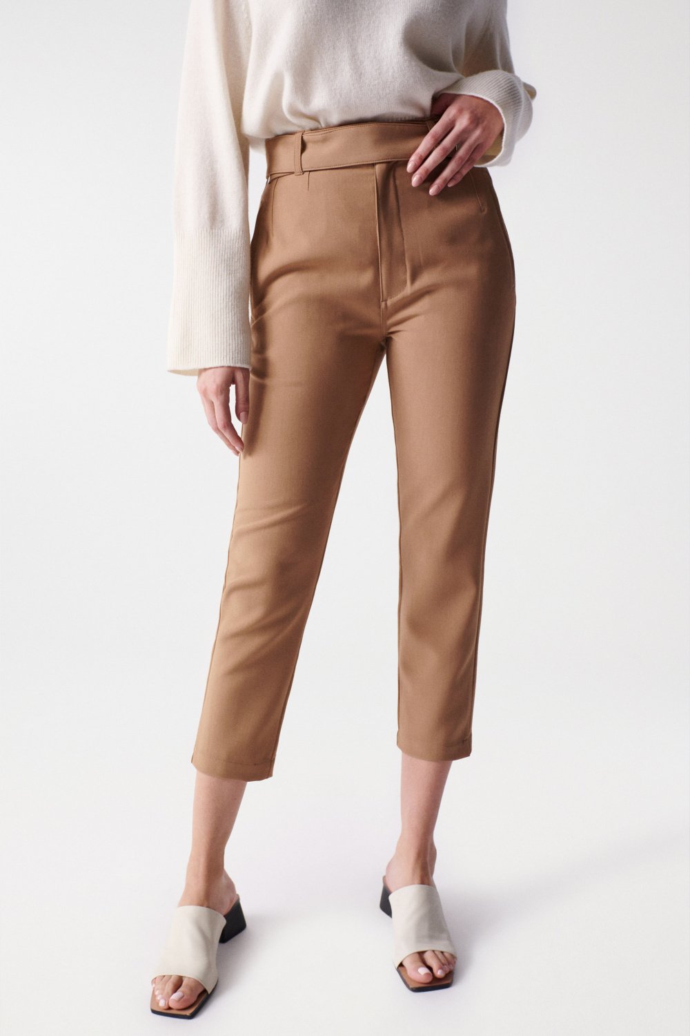 Pantaloni Chino Cropped Slim a vita alta in beige chiaro Salsa Jeans   