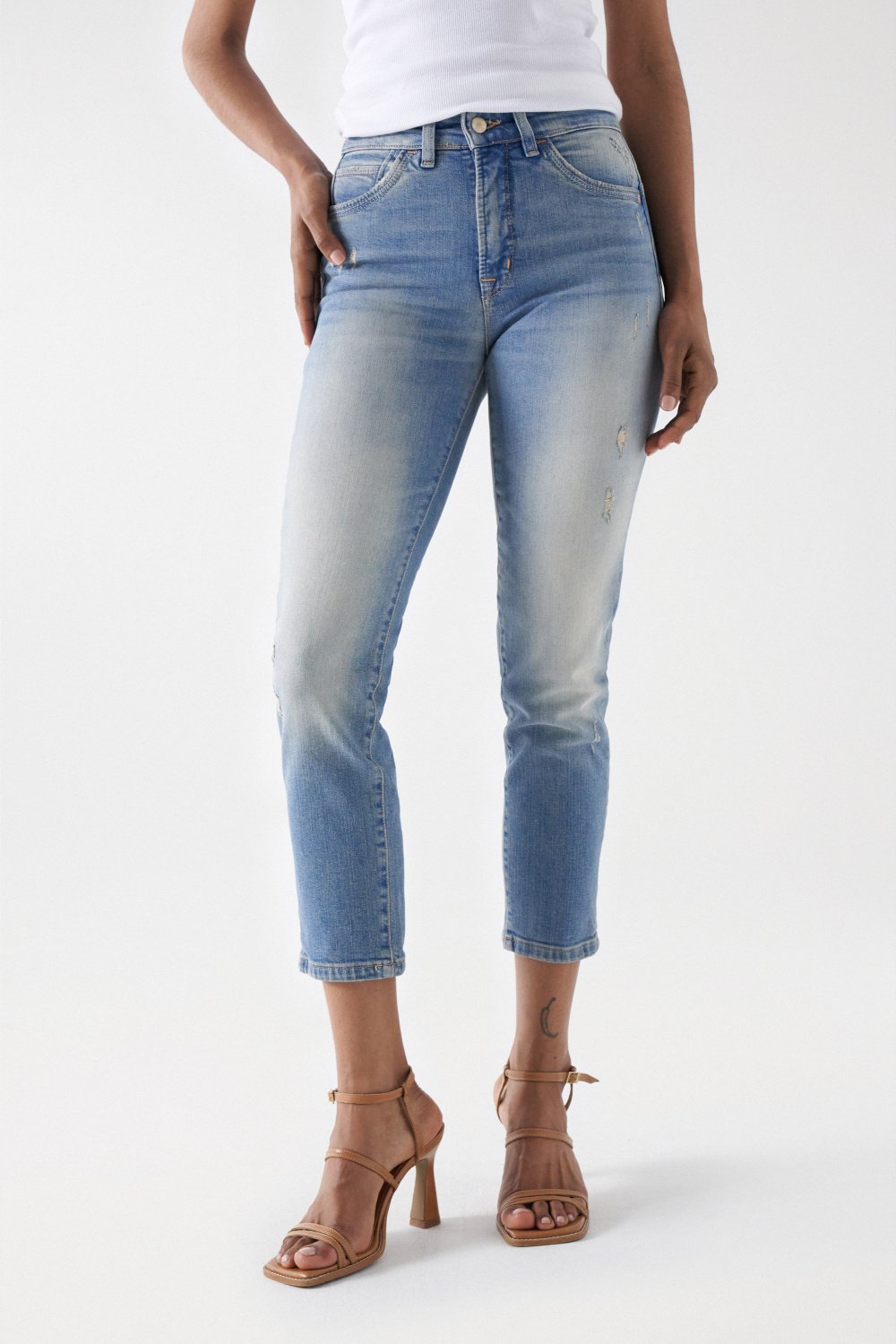 Jeans Faith Cropped Slim in Medium Light Salsa Jeans   